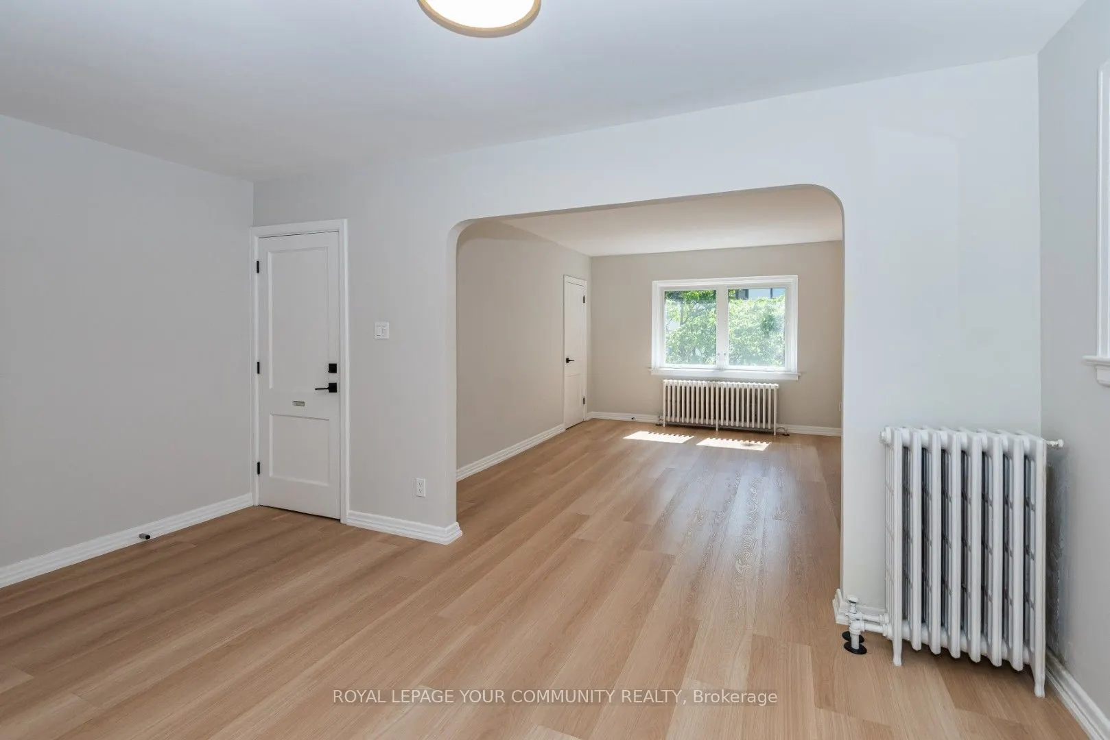 20 Strathgowan Avenue, #Upper