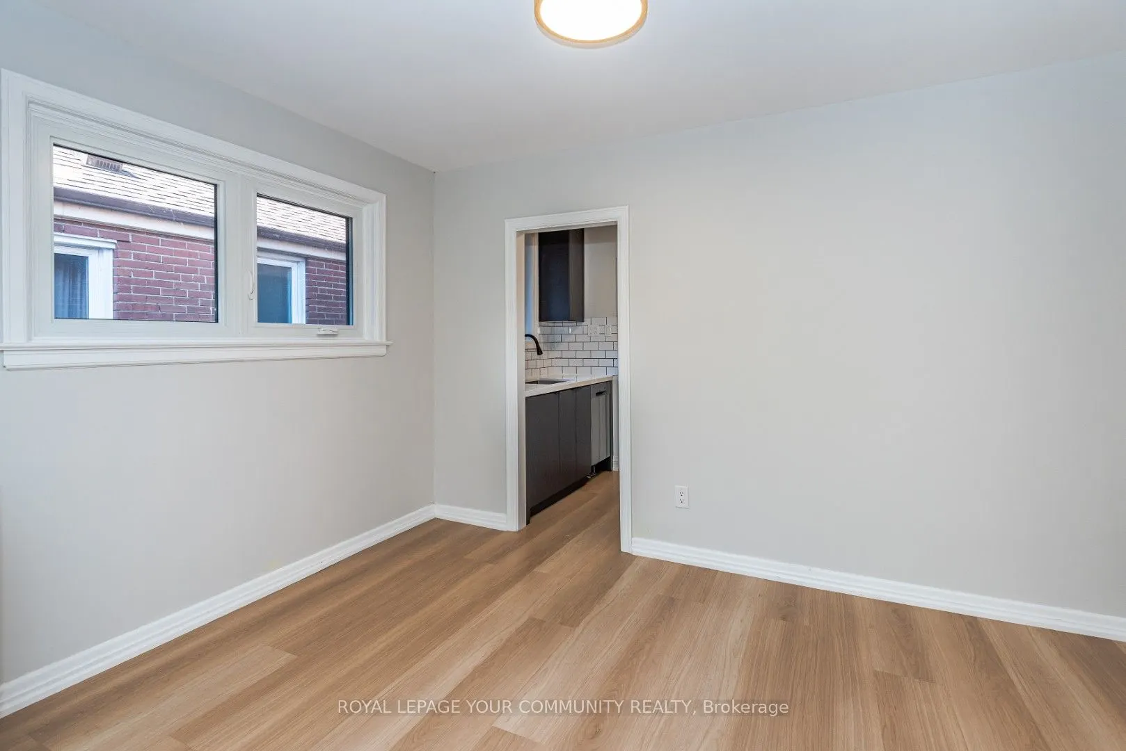 20 Strathgowan Avenue, #Upper