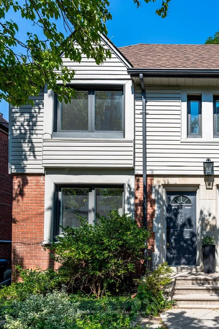 20 Strathgowan Avenue, #Upper