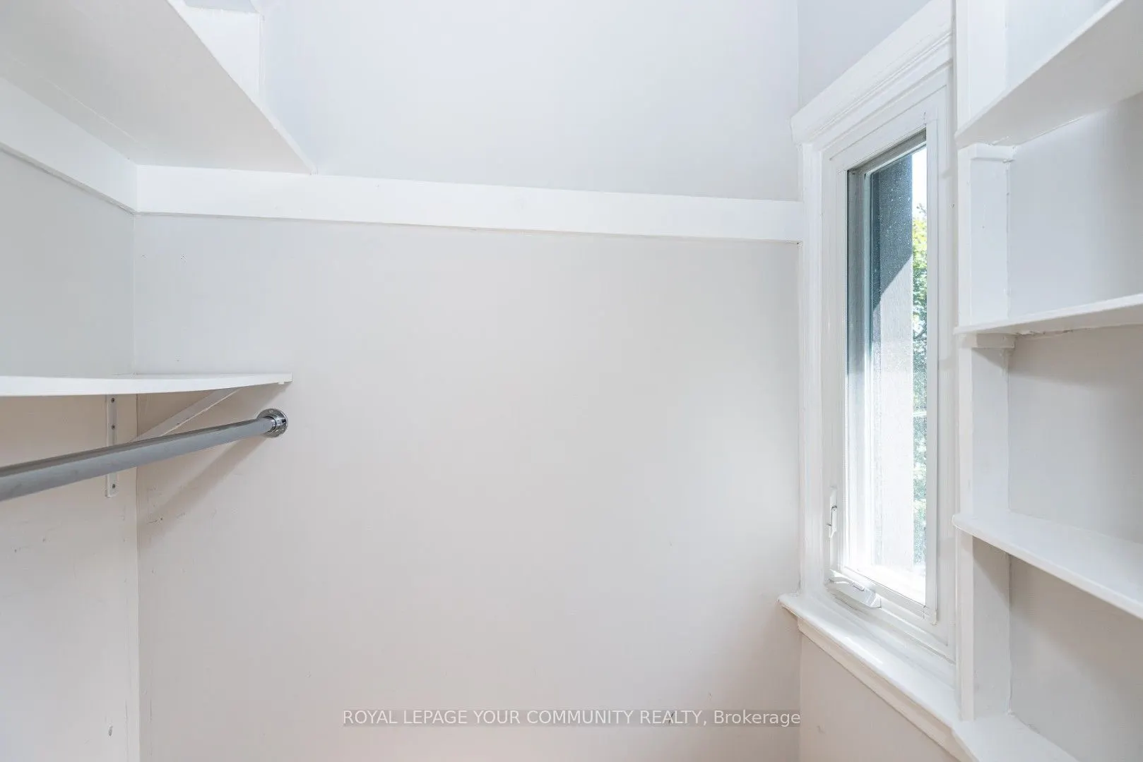 20 Strathgowan Avenue, #Upper