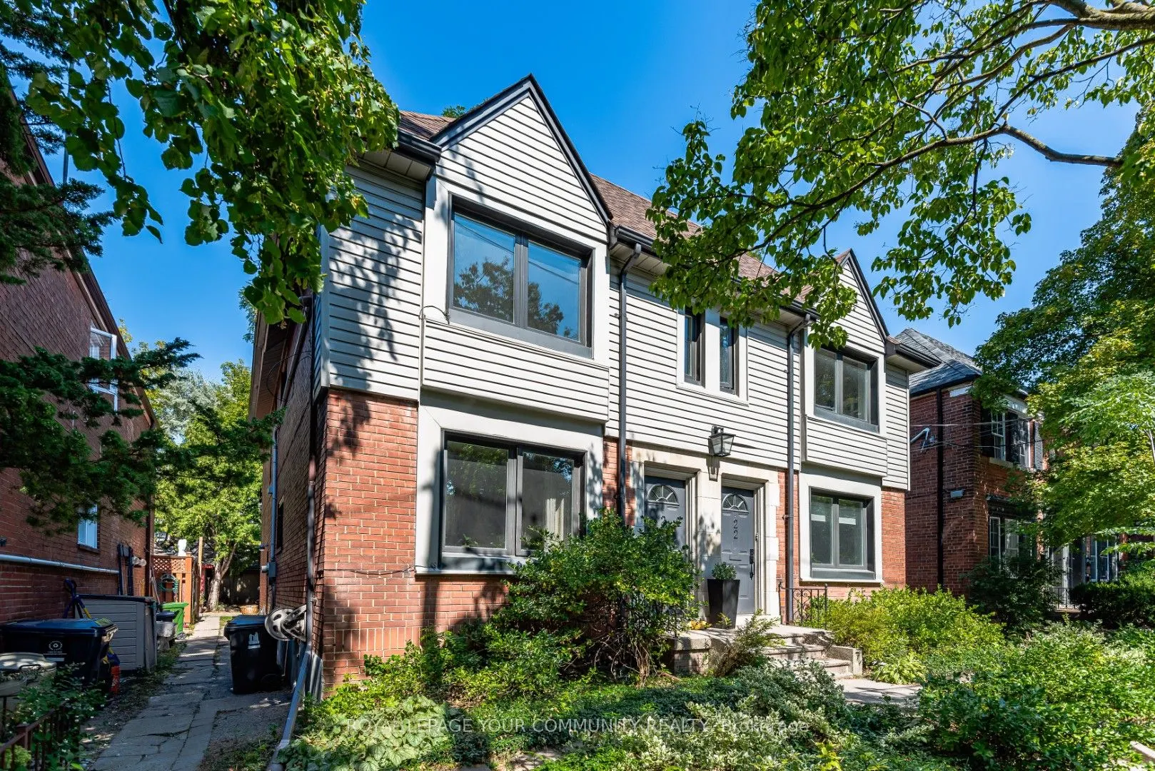20 Strathgowan Avenue, #Upper