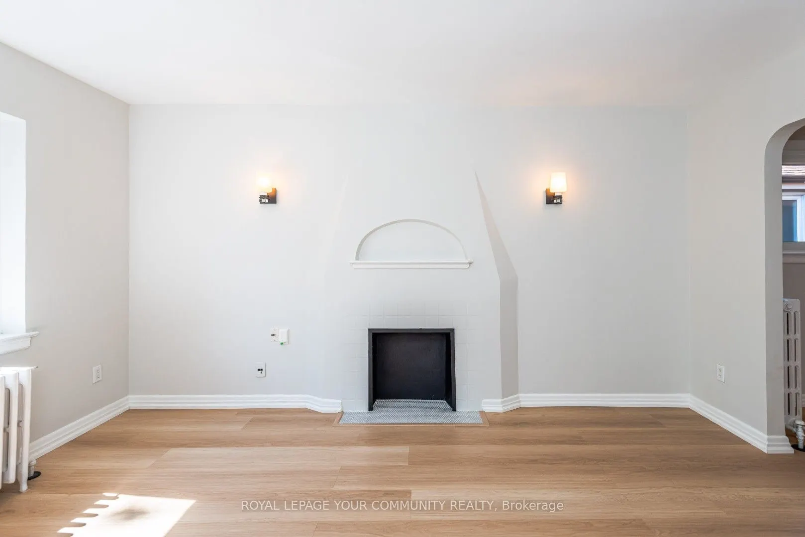 20 Strathgowan Avenue, #Upper