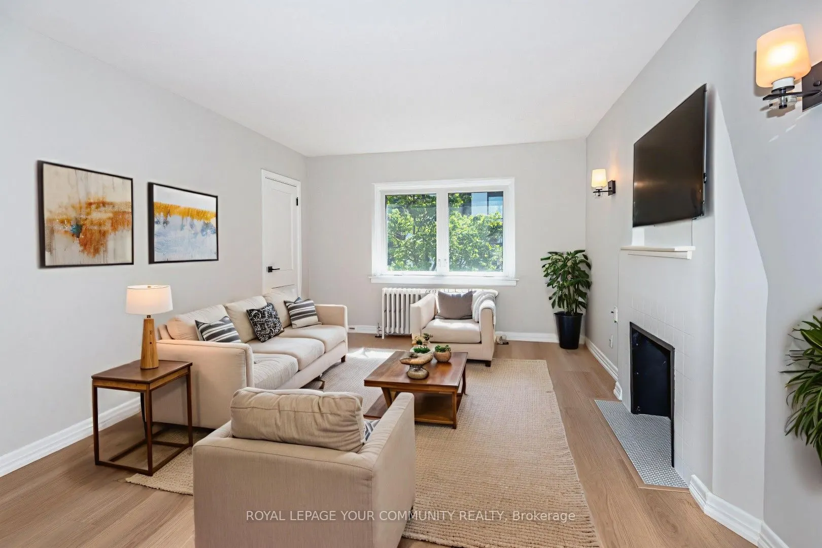 20 Strathgowan Avenue, #Upper