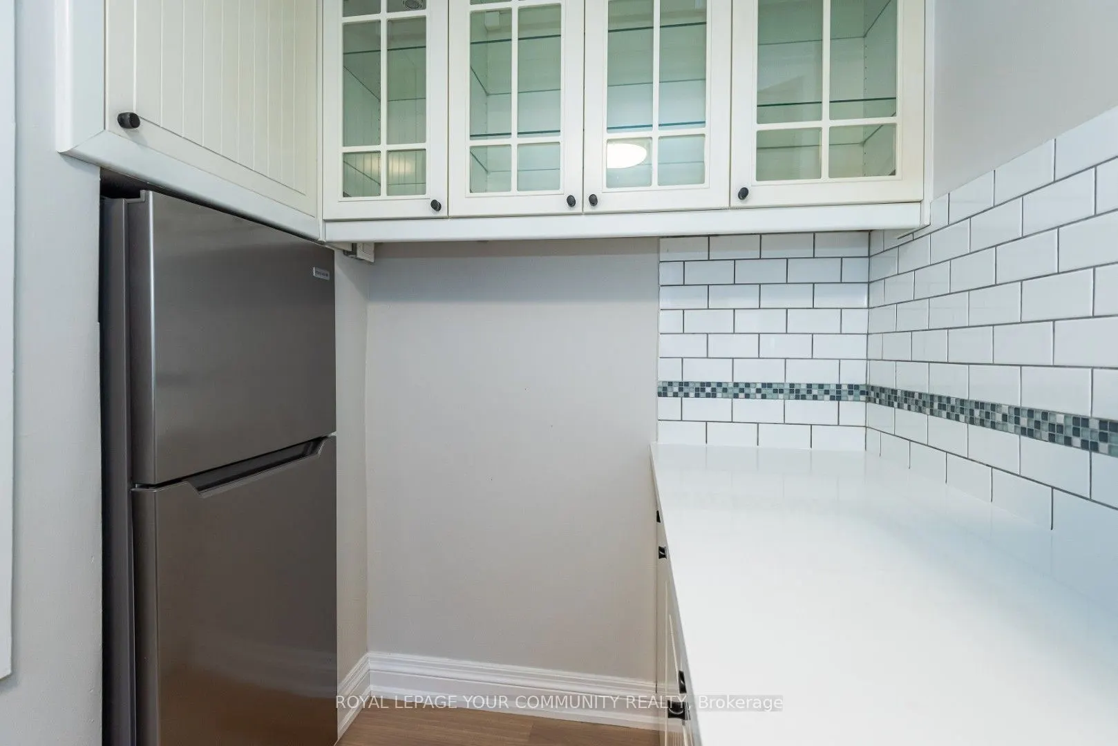 20 Strathgowan Avenue, #Upper