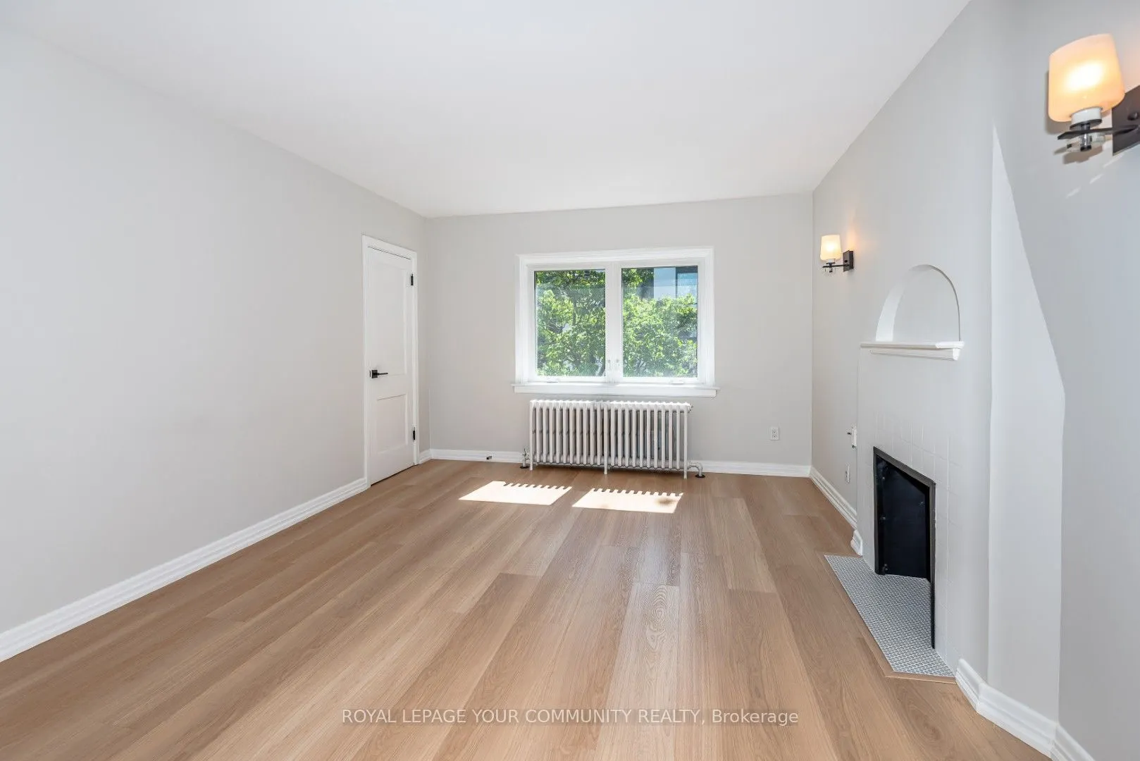 20 Strathgowan Avenue, #Upper