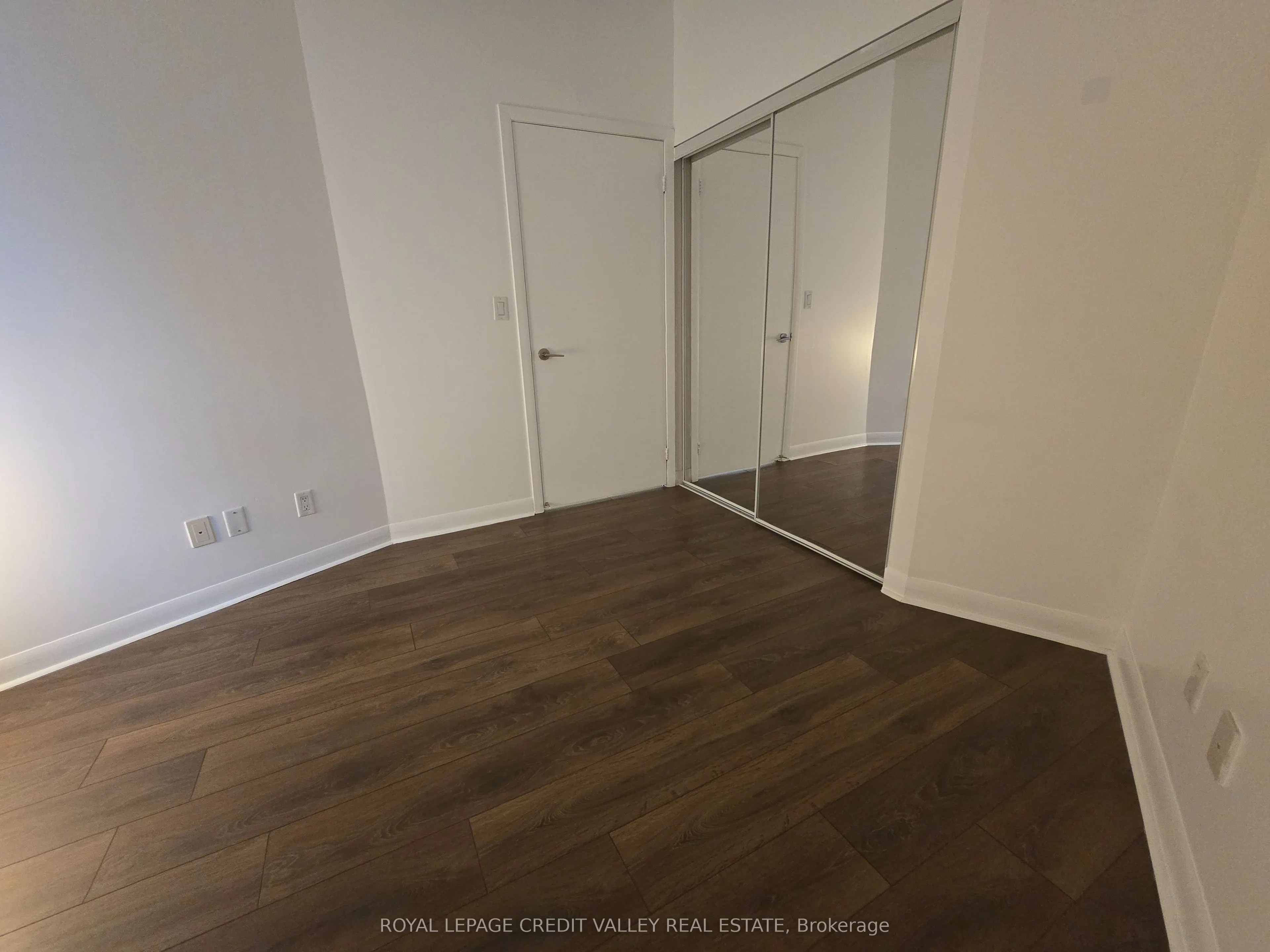 15 Bruyeres Mews, #614