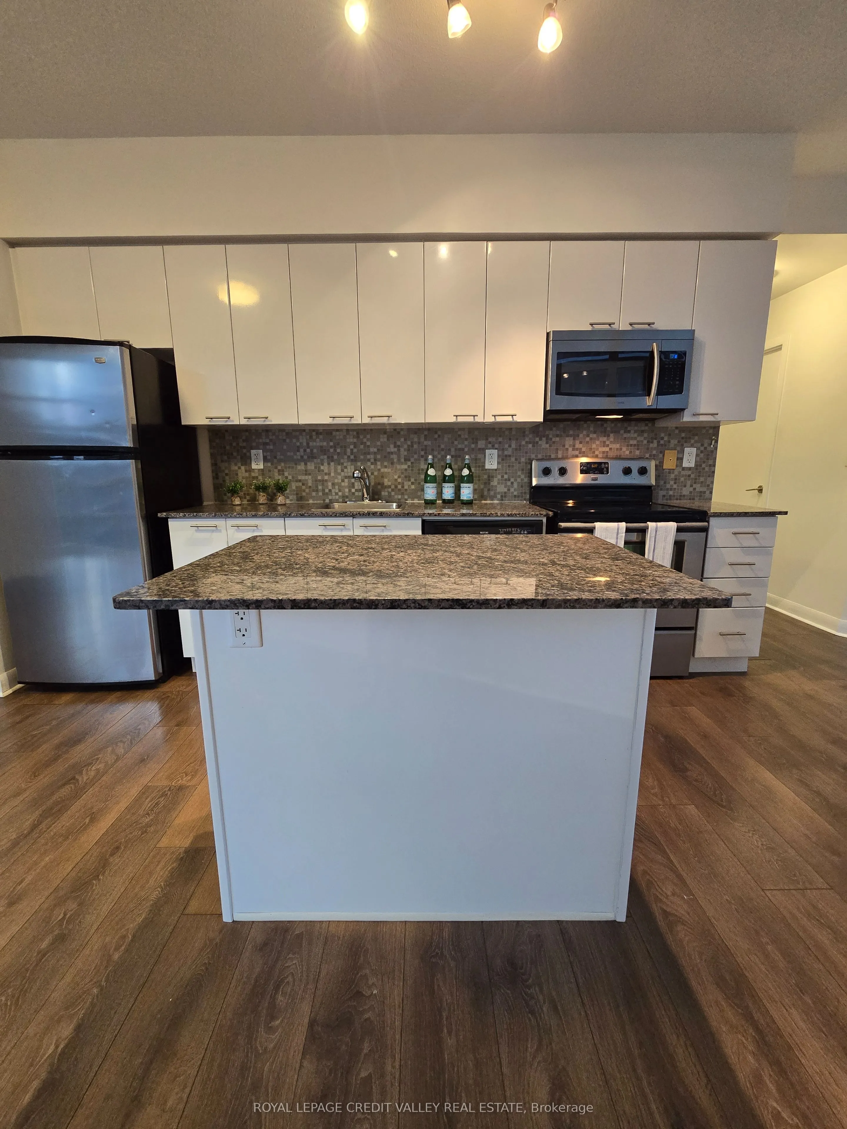 15 Bruyeres Mews, #614