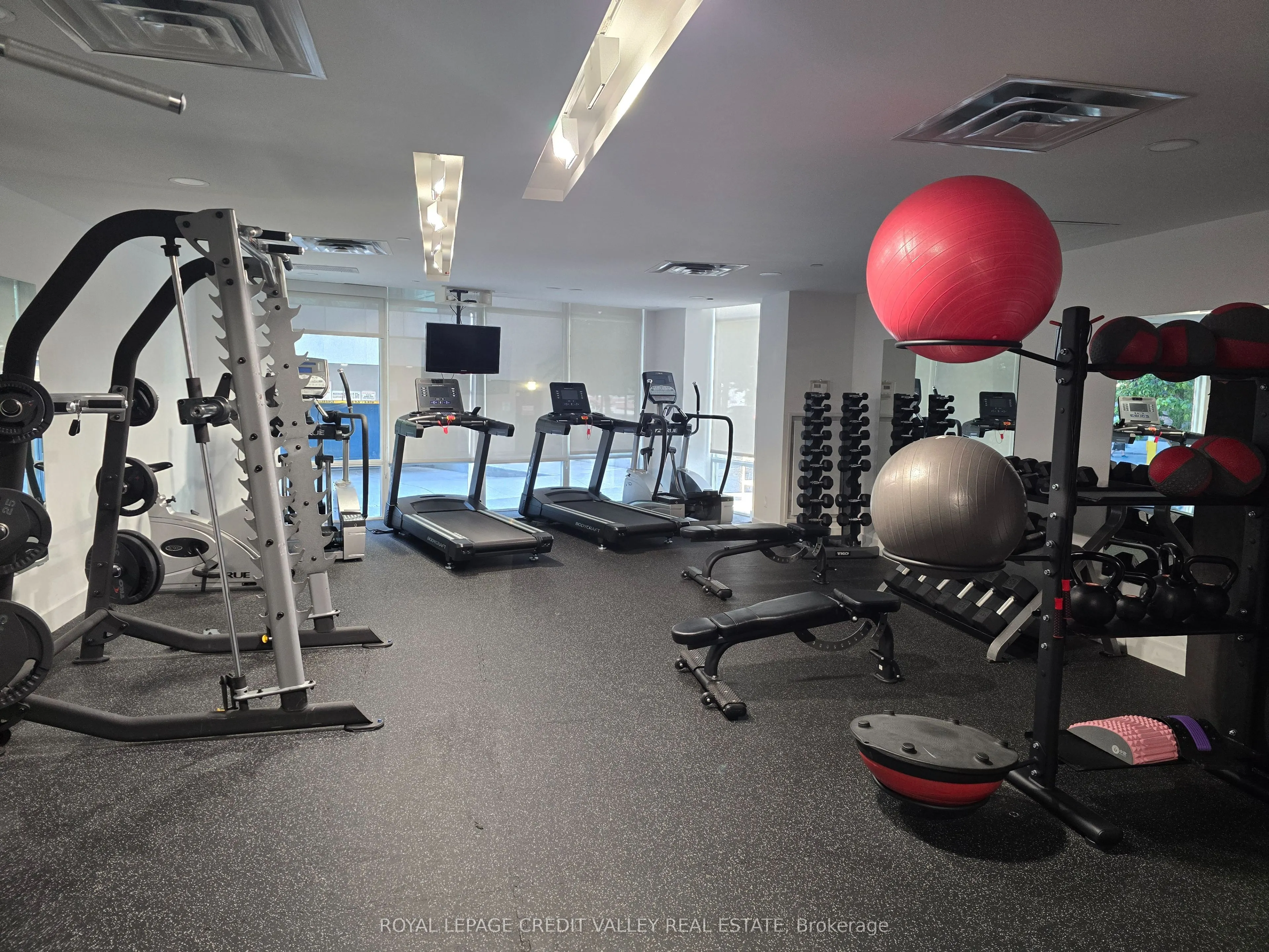 15 Bruyeres Mews, #614