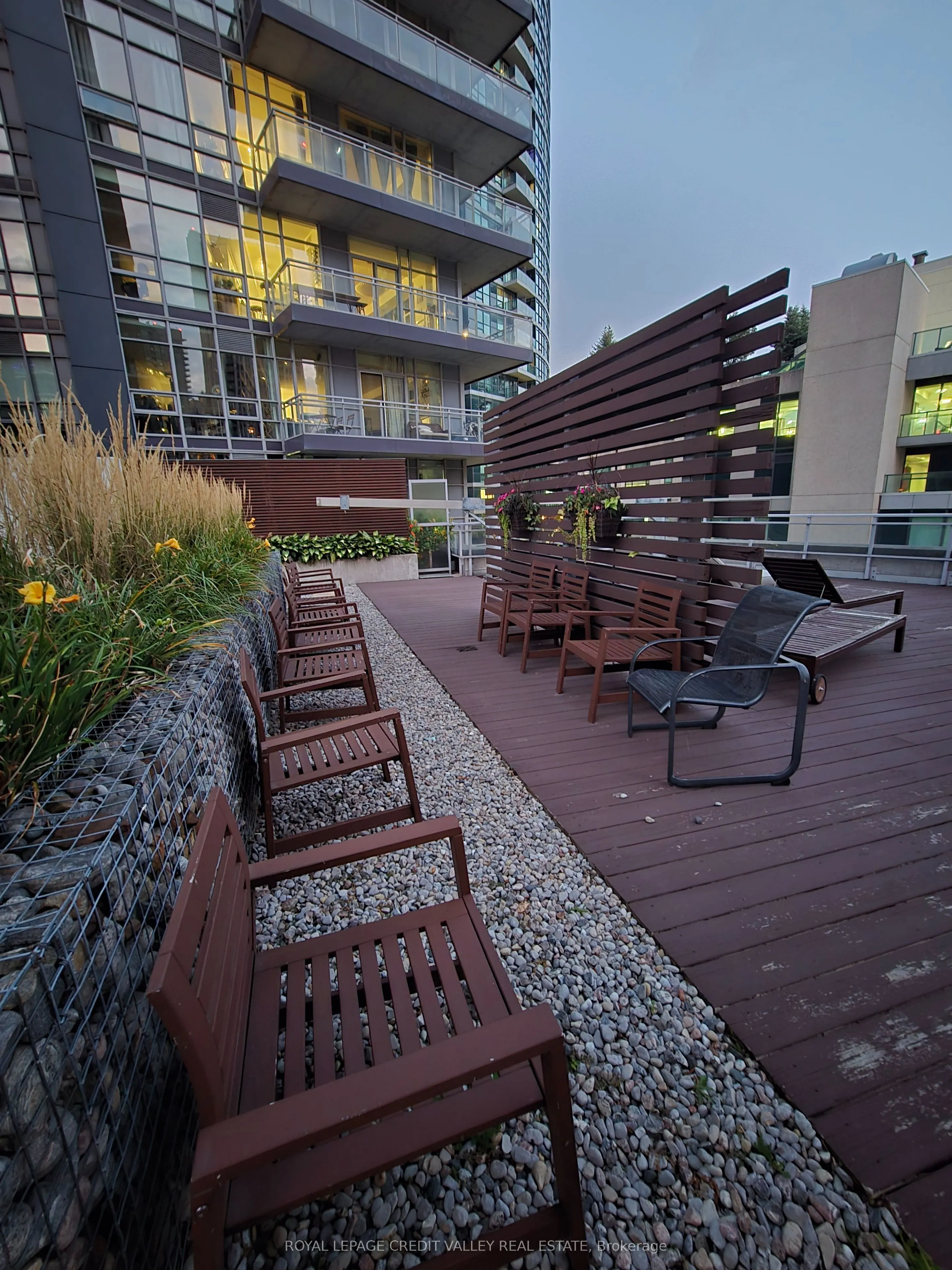 15 Bruyeres Mews, #614