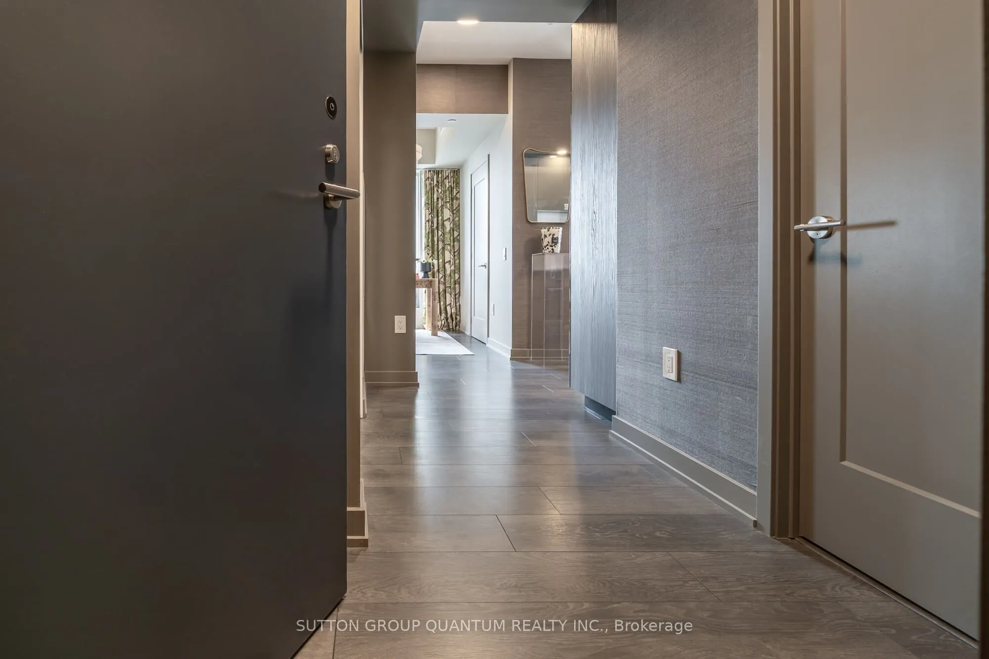 28 Freeland Street, #3704