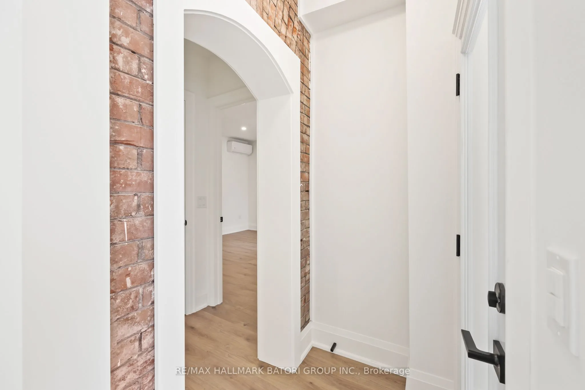 18 Keewatin Avenue, #1