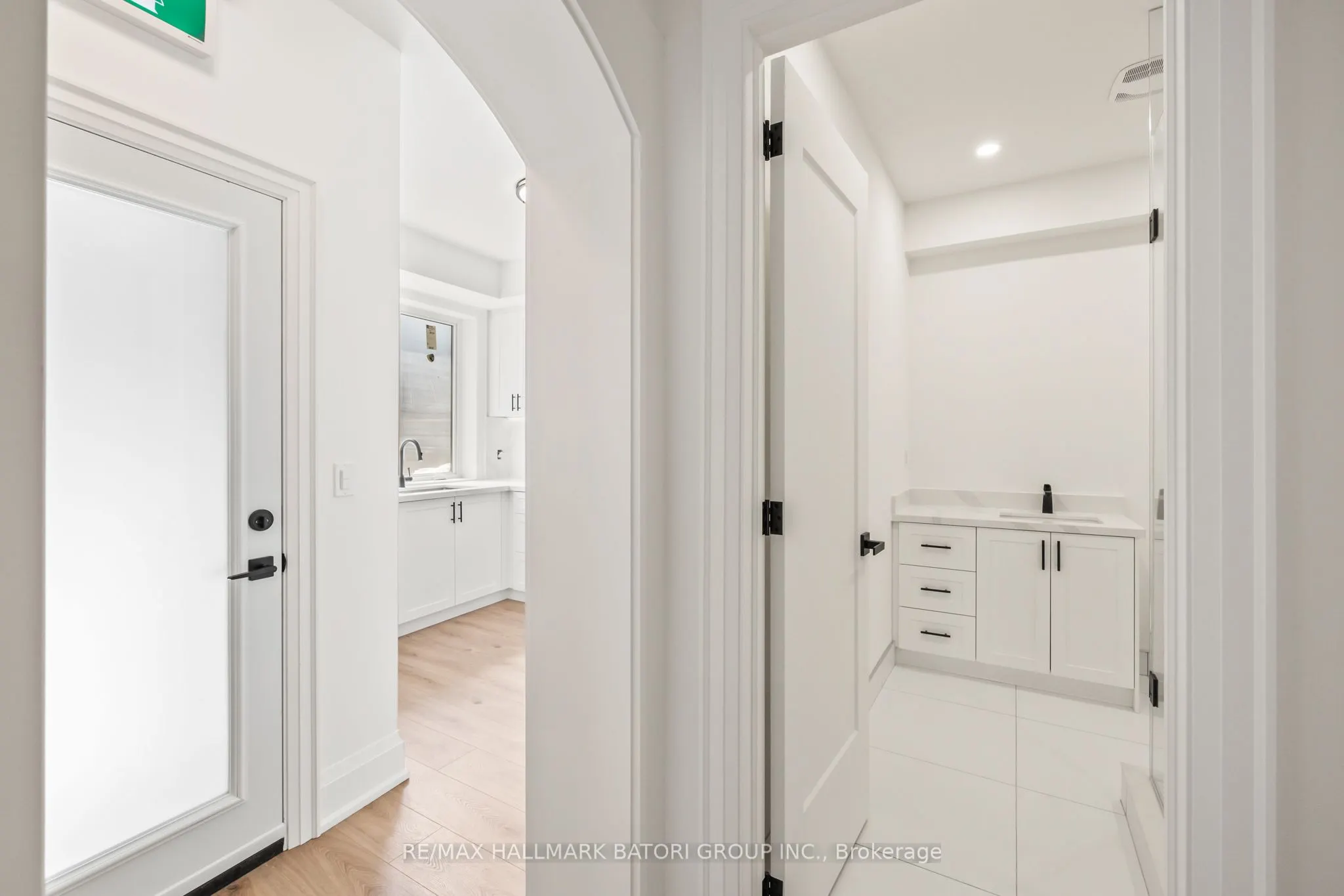 18 Keewatin Avenue, #1