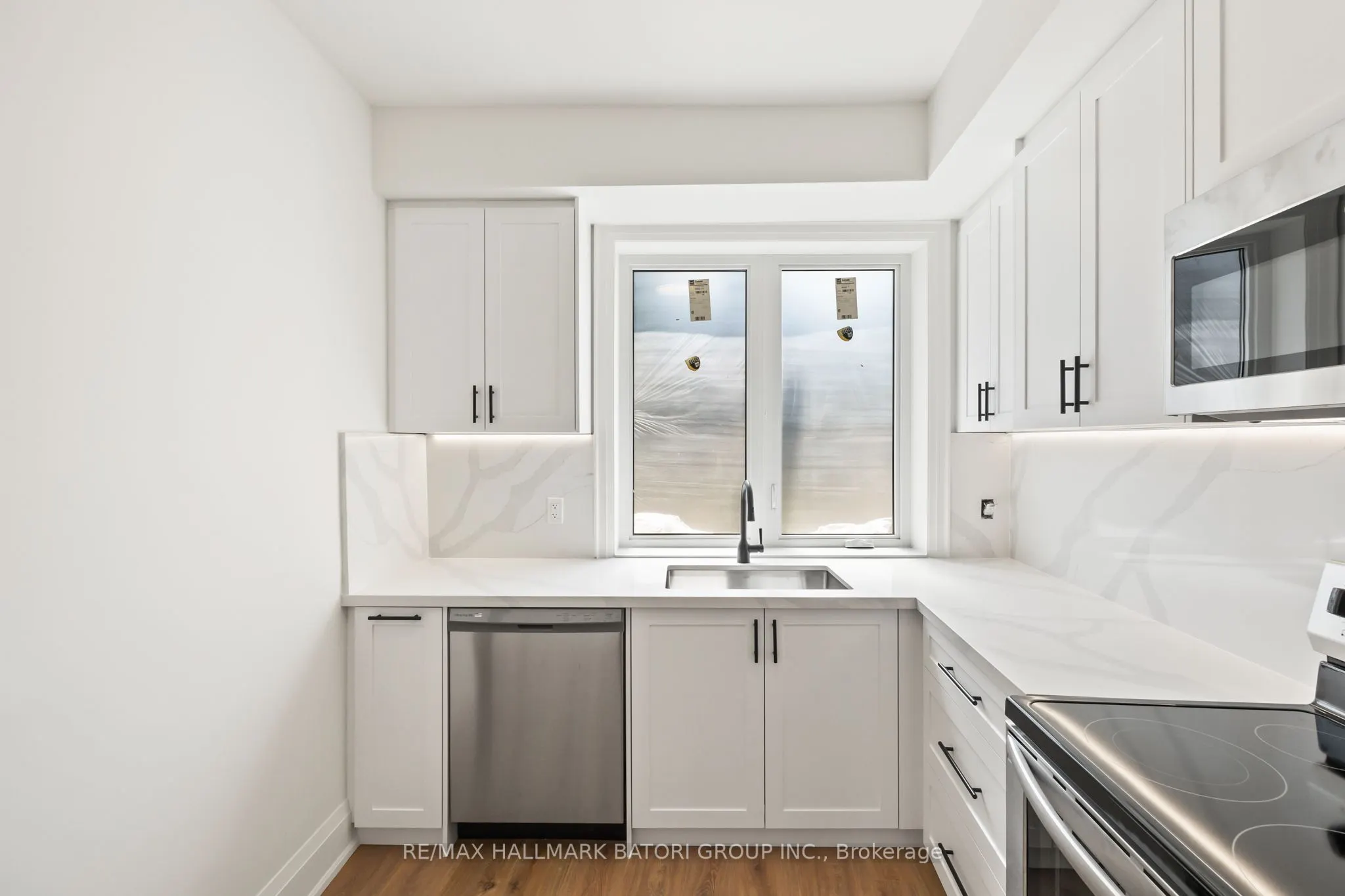 18 Keewatin Avenue, #1