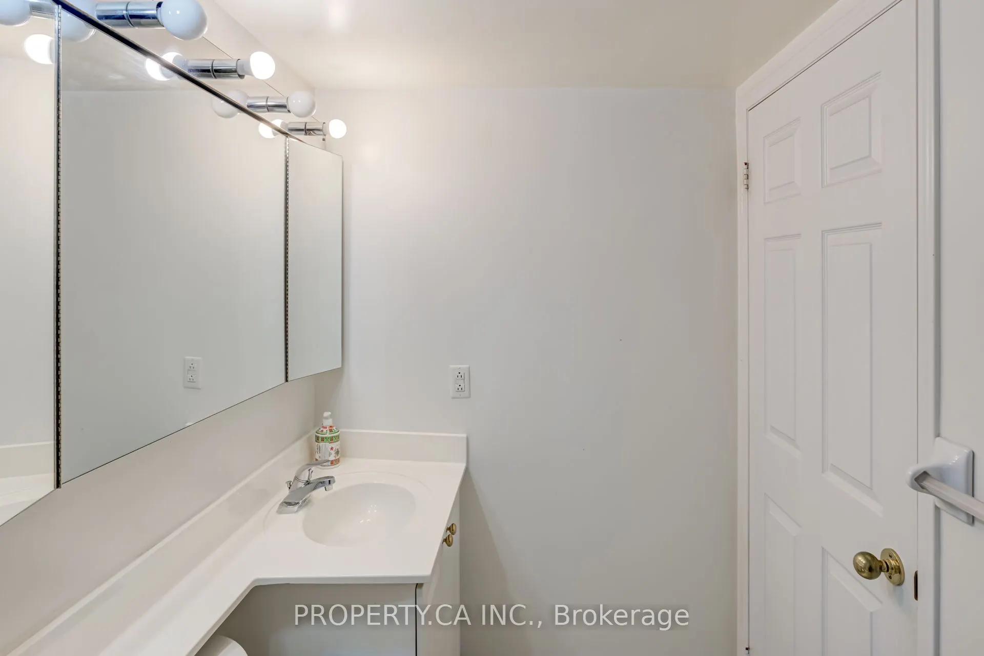 29 Pemberton Avenue, #206