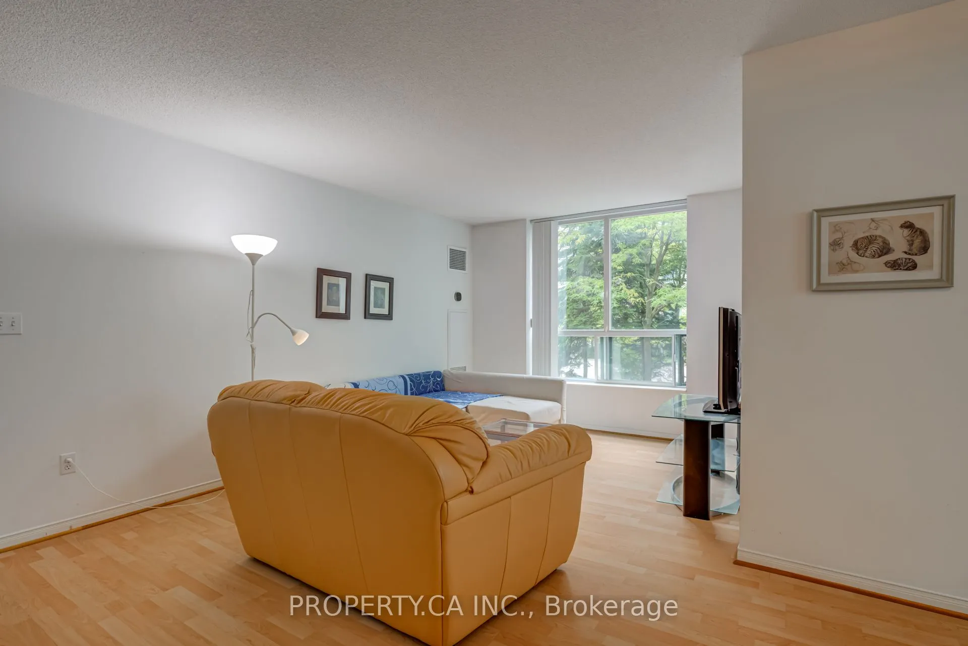 29 Pemberton Avenue, #206
