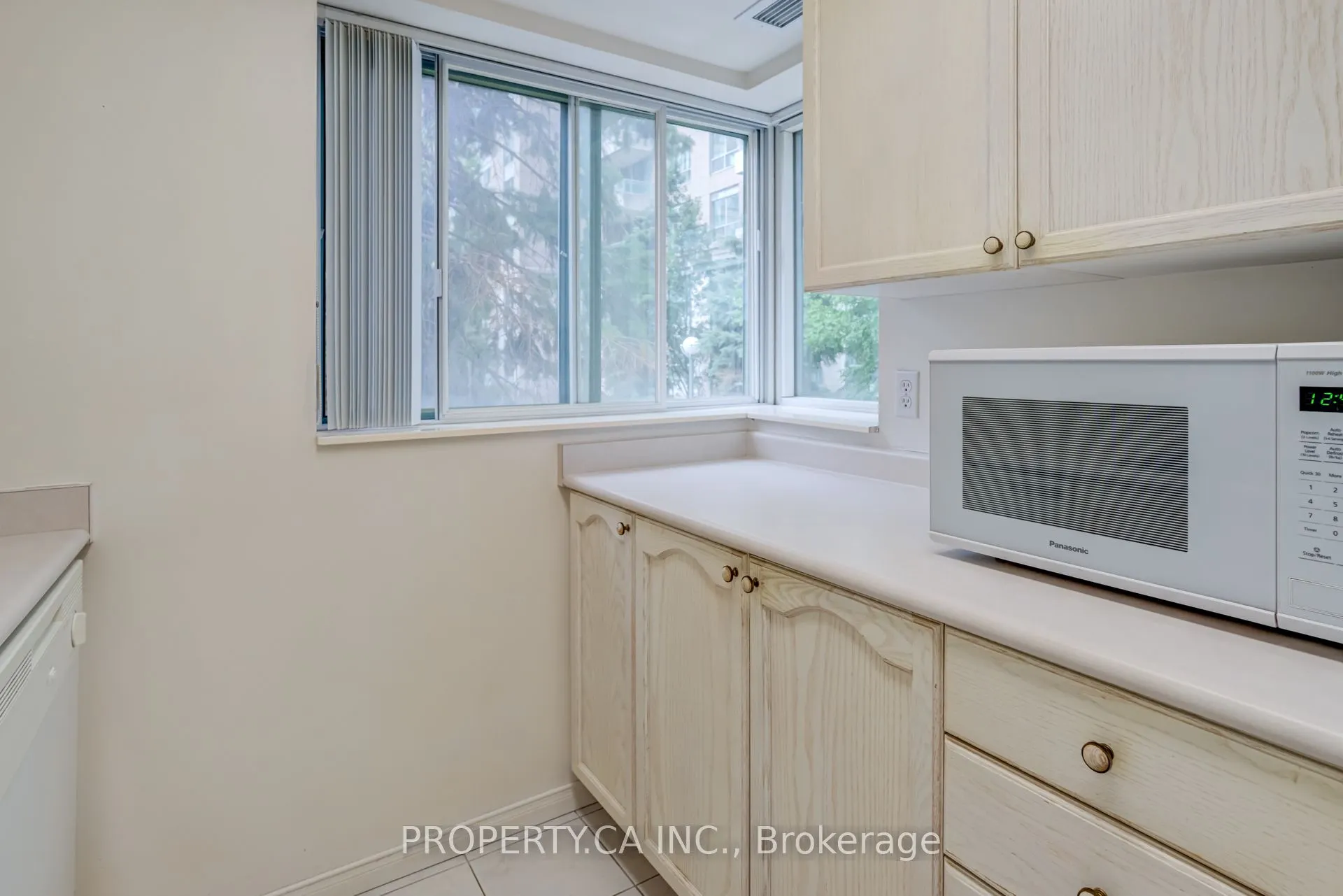 29 Pemberton Avenue, #206