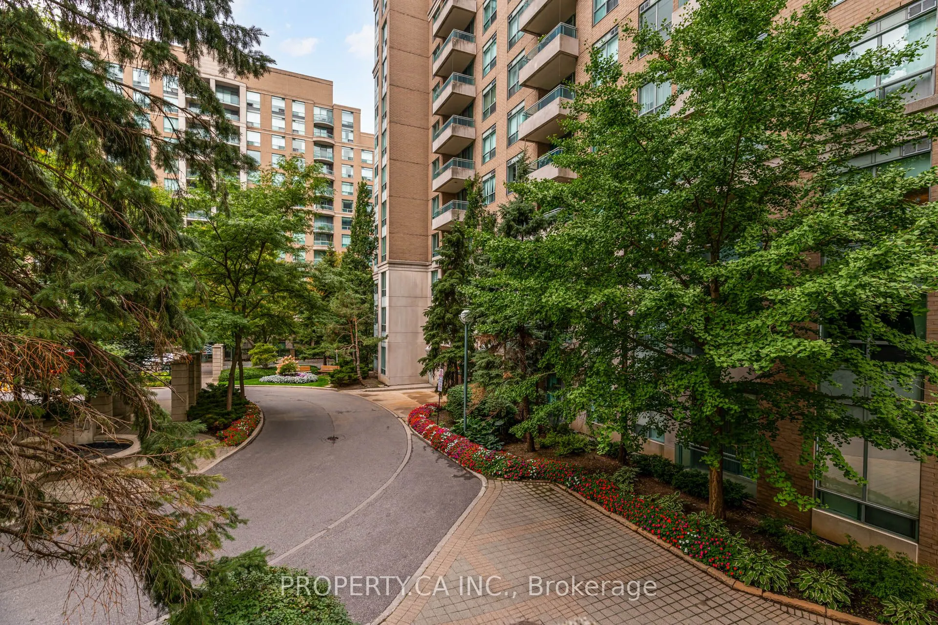 29 Pemberton Avenue, #206