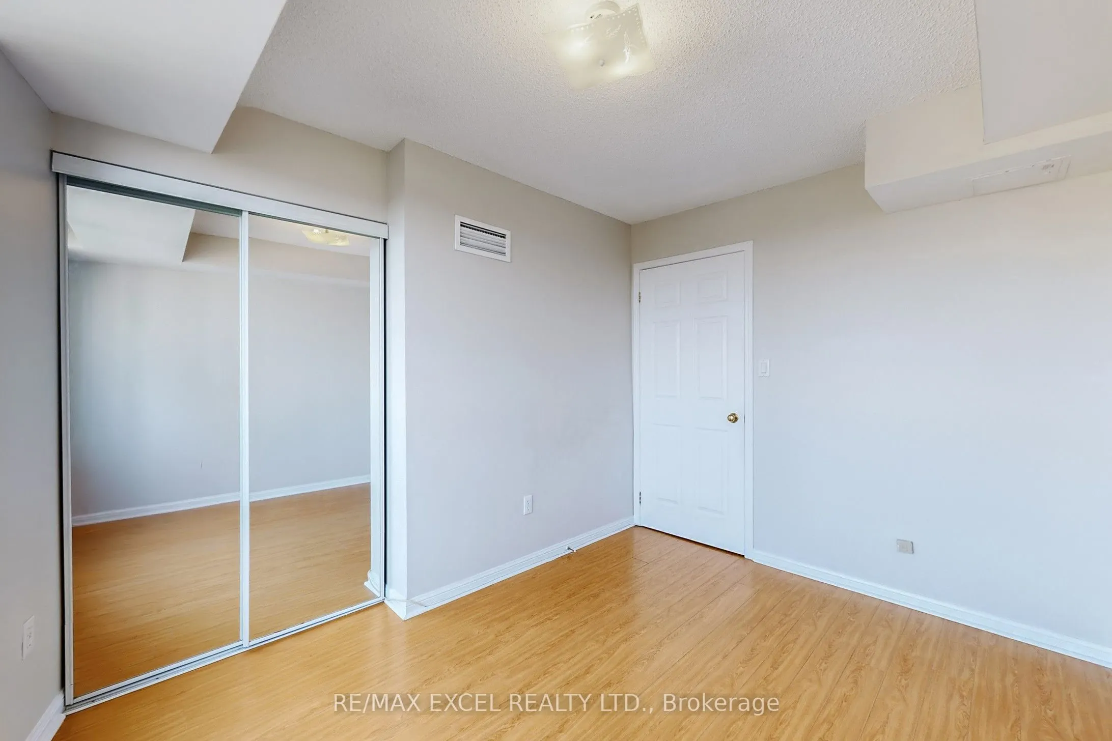 23 Lorraine Drive, #906