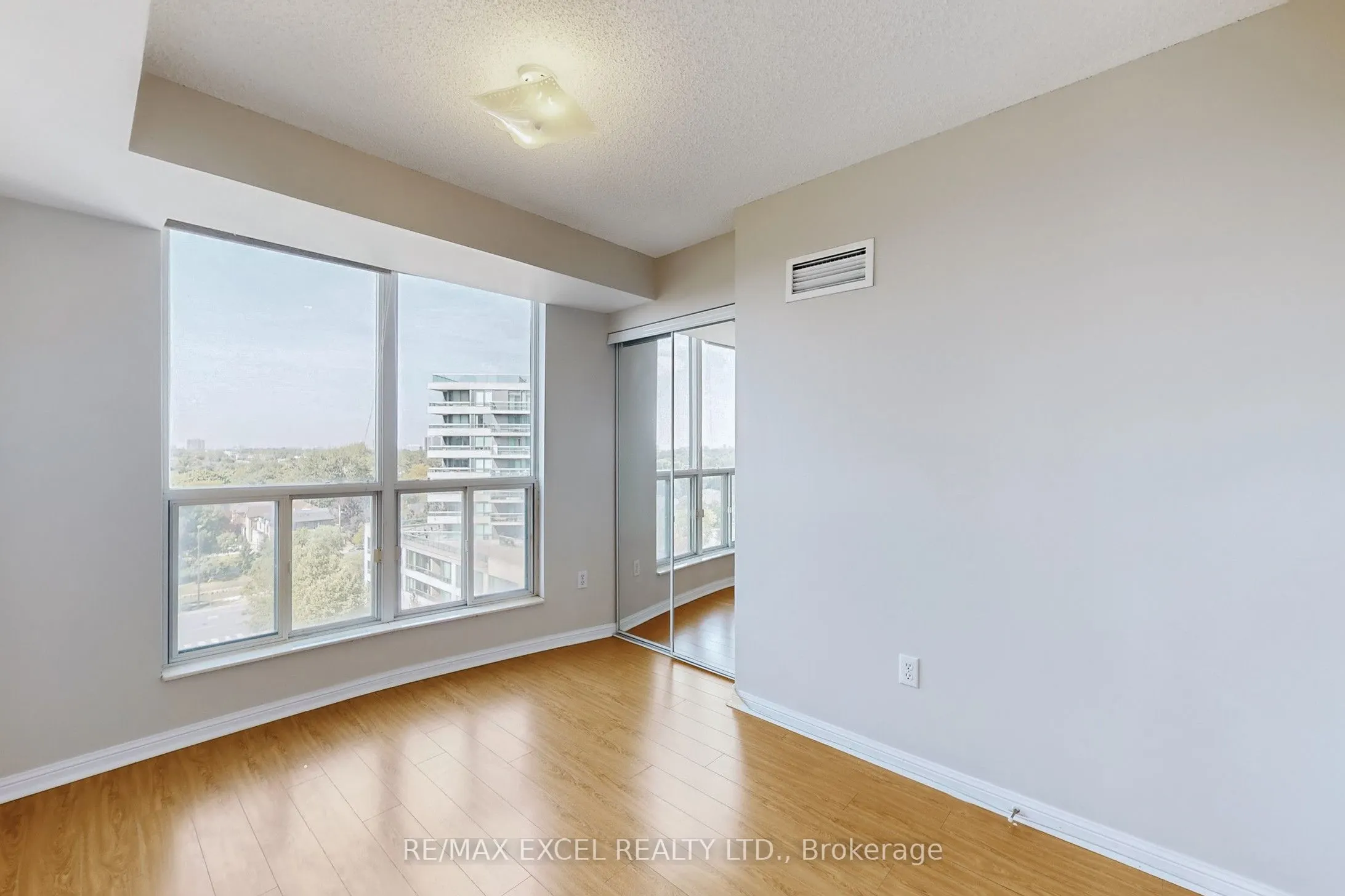 23 Lorraine Drive, #906