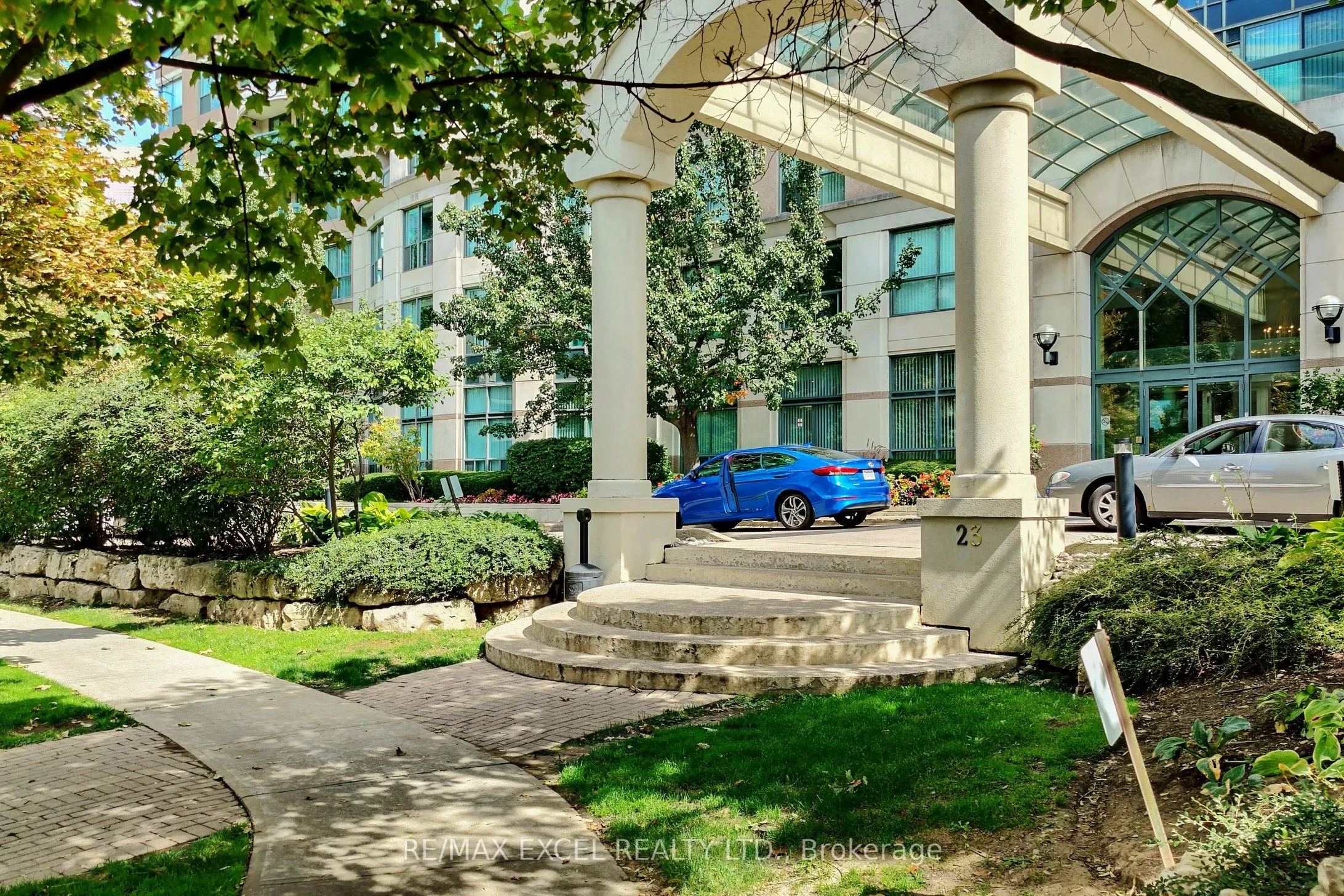 23 Lorraine Drive, #906