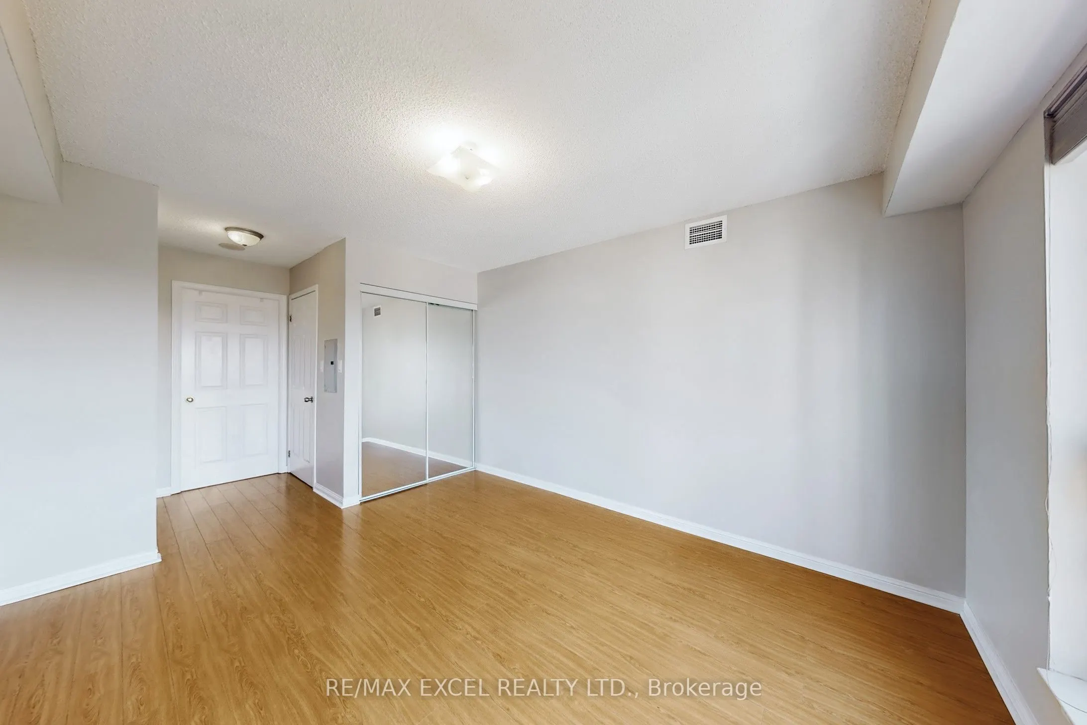 23 Lorraine Drive, #906