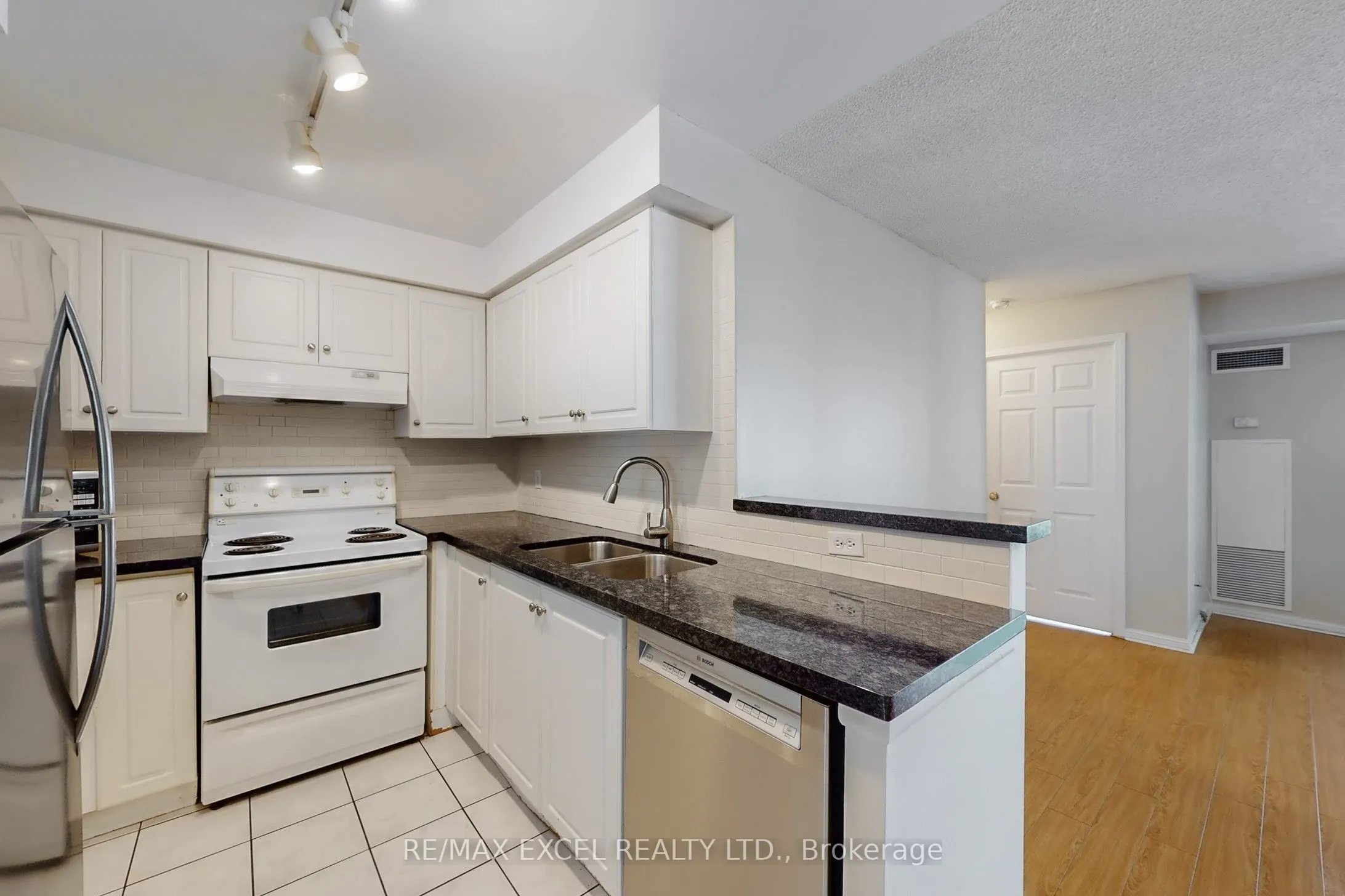 23 Lorraine Drive, #906
