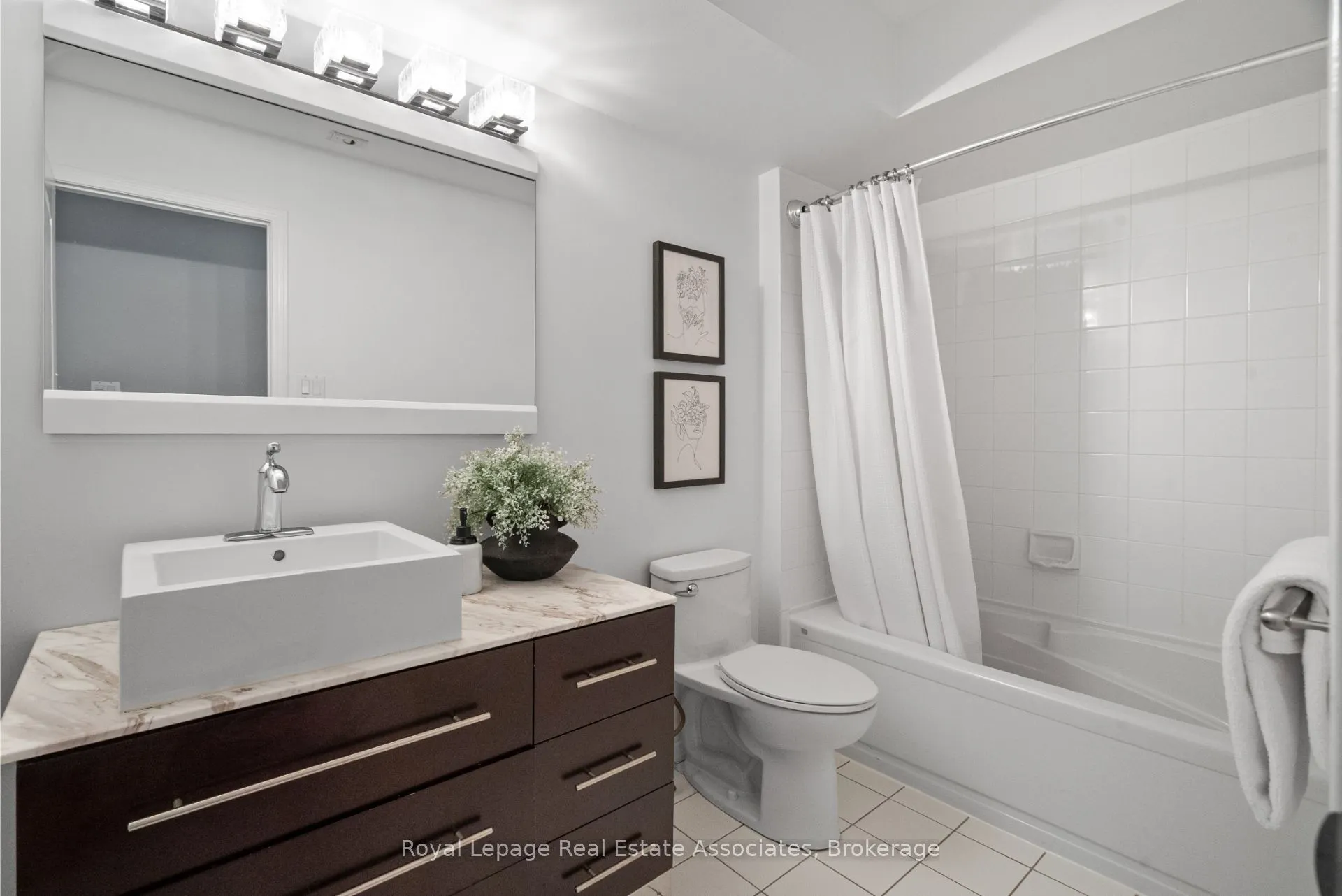 1 Baxter Street, #8