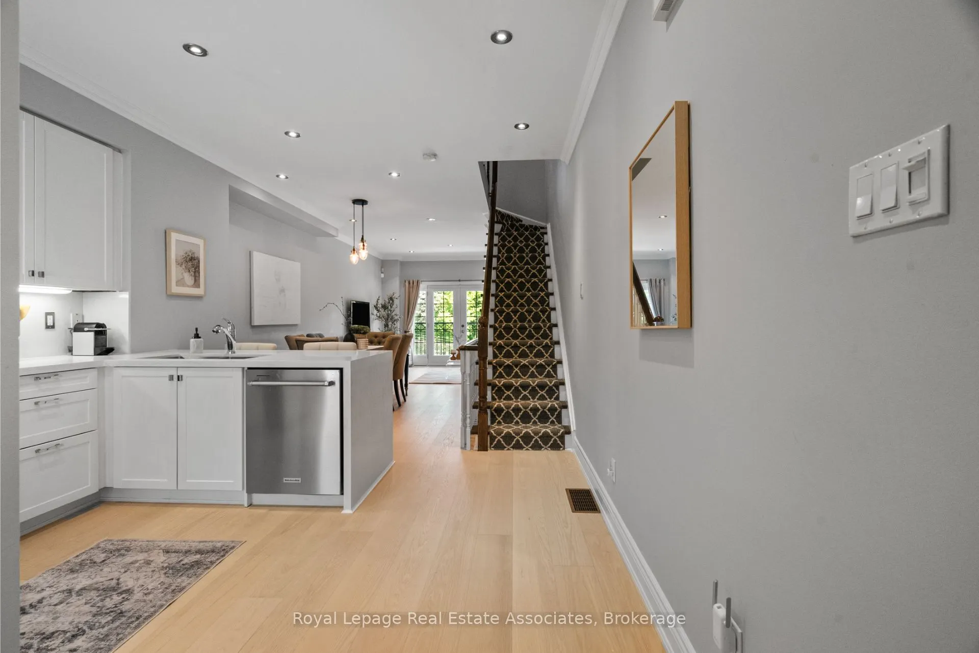 1 Baxter Street, #8