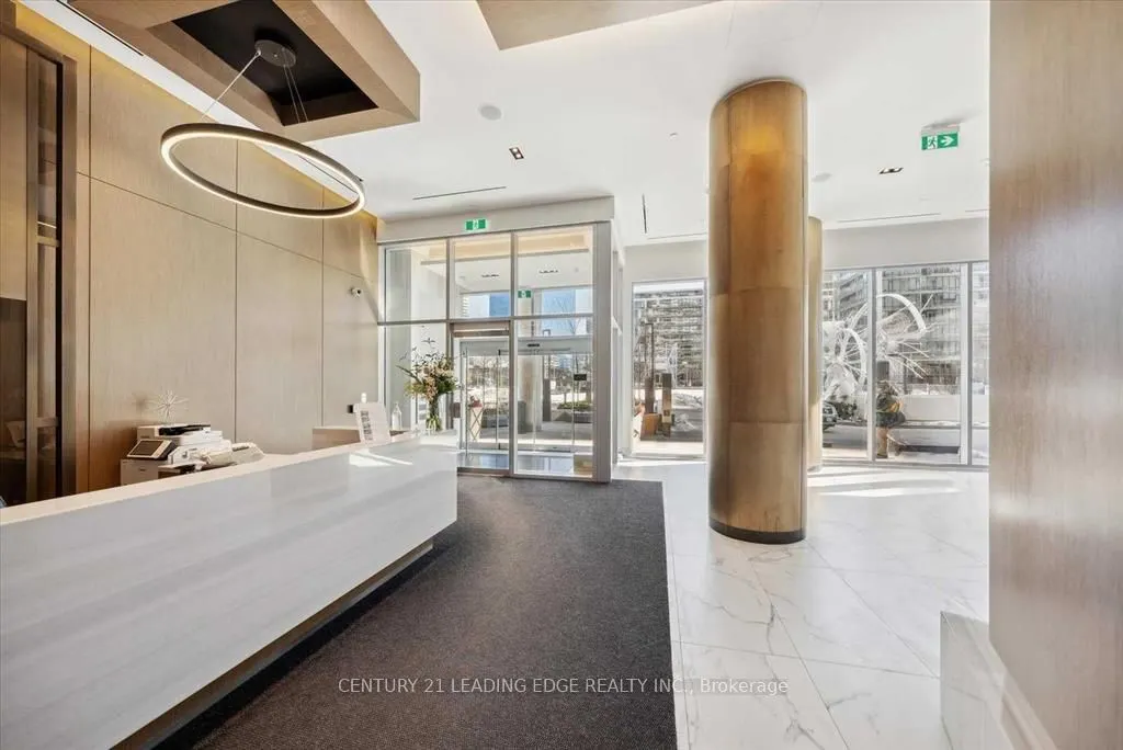 15 Queens Quay E, #1407