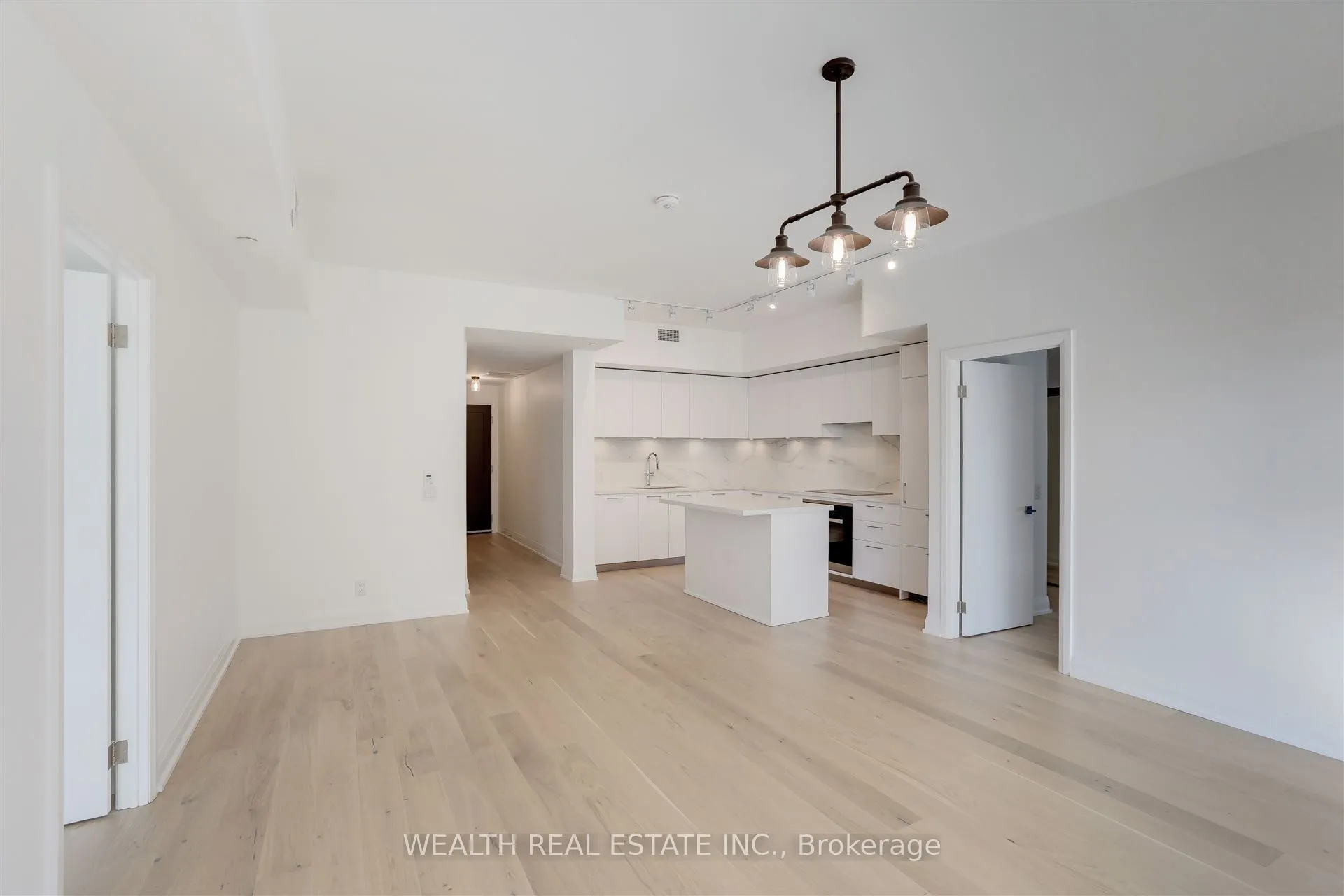 33 Frederick Todd Way, #816