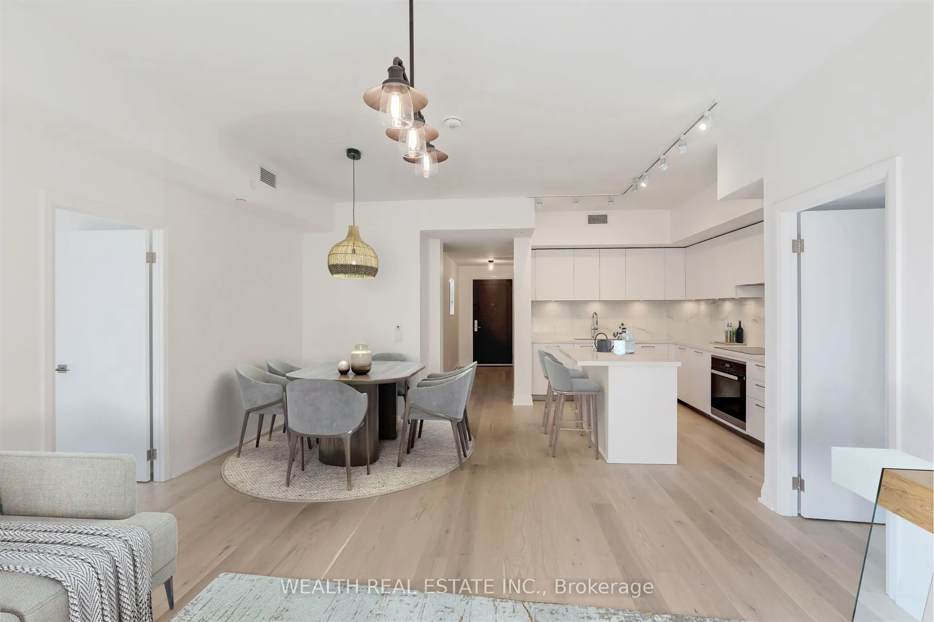33 Frederick Todd Way, #816