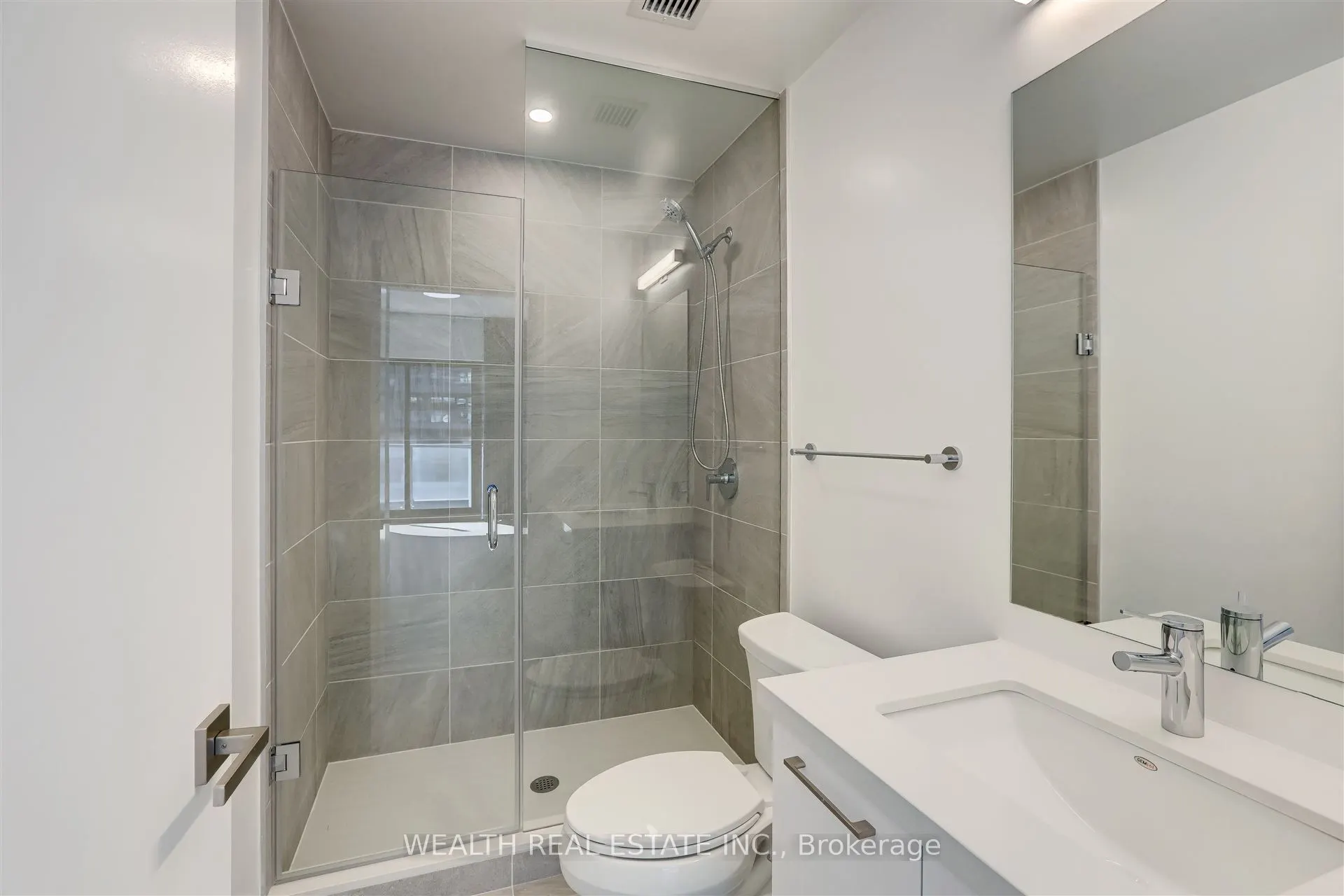 33 Frederick Todd Way, #816