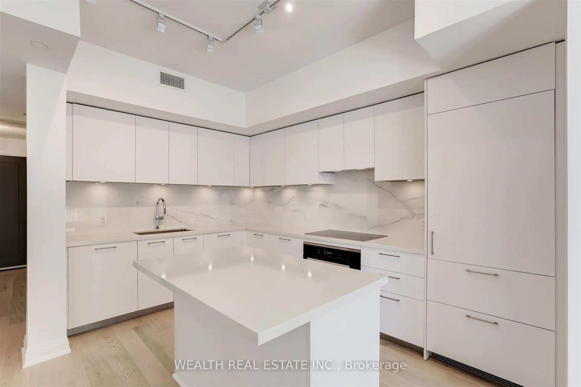 33 Frederick Todd Way, #816