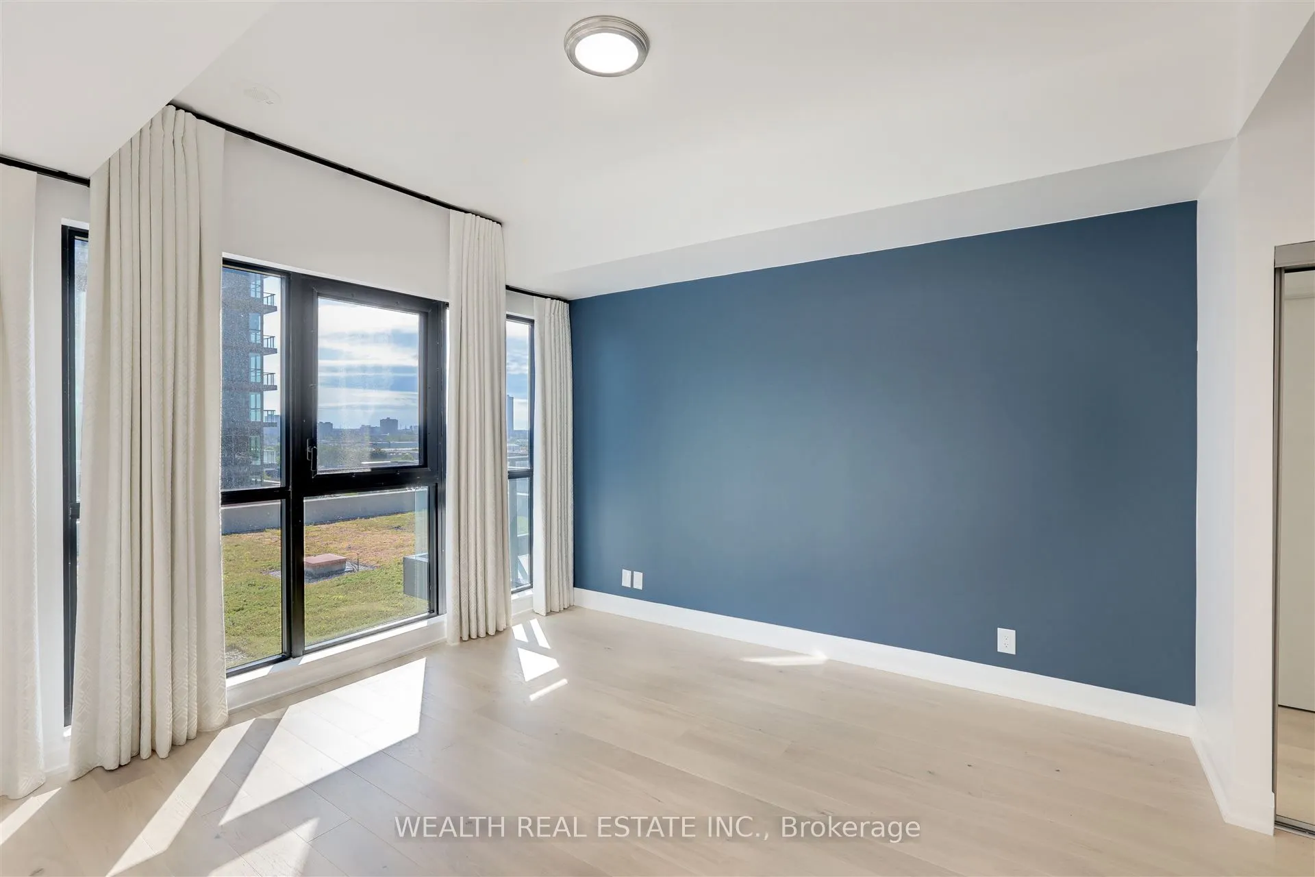 33 Frederick Todd Way, #816