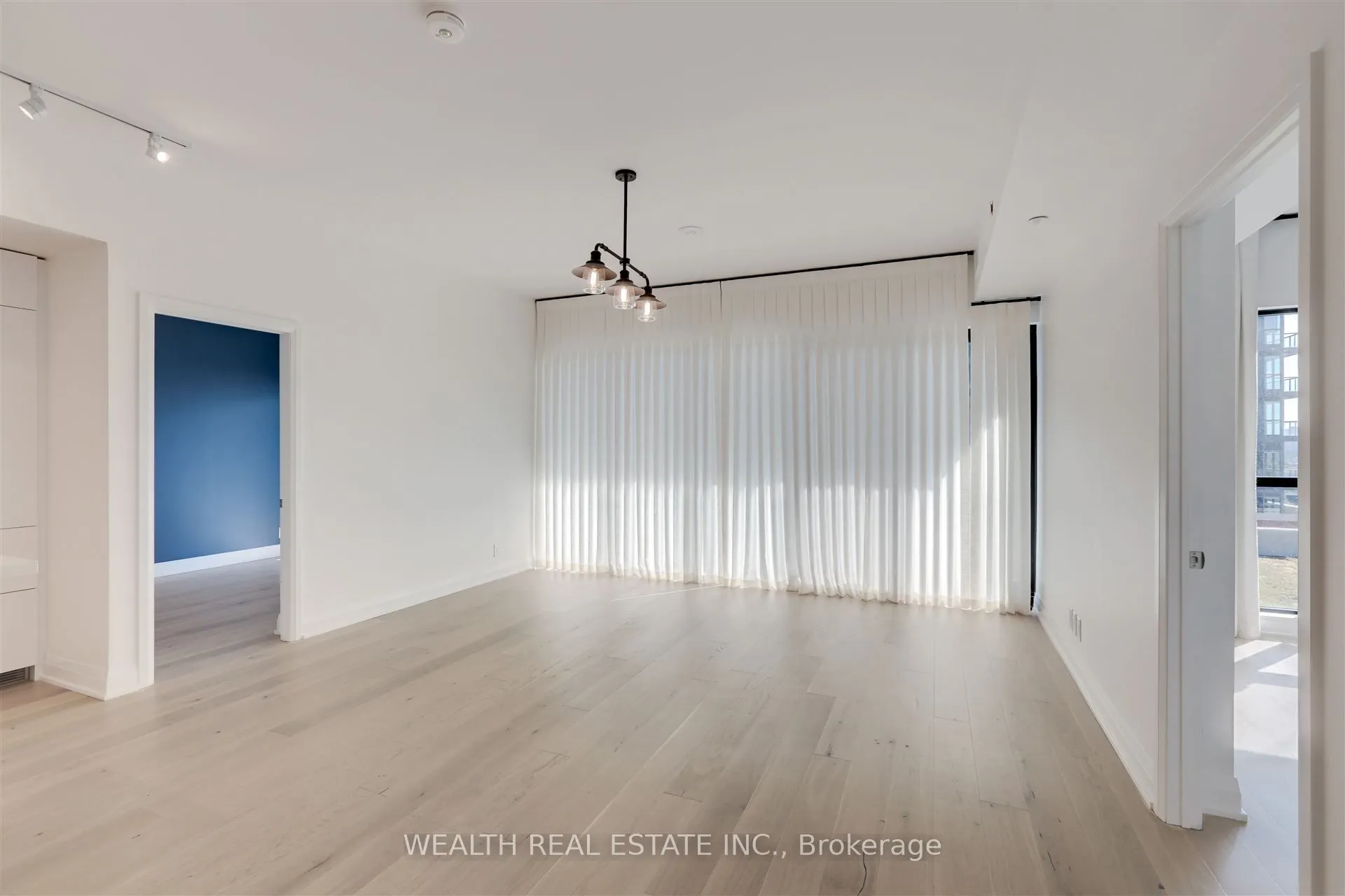 33 Frederick Todd Way, #816