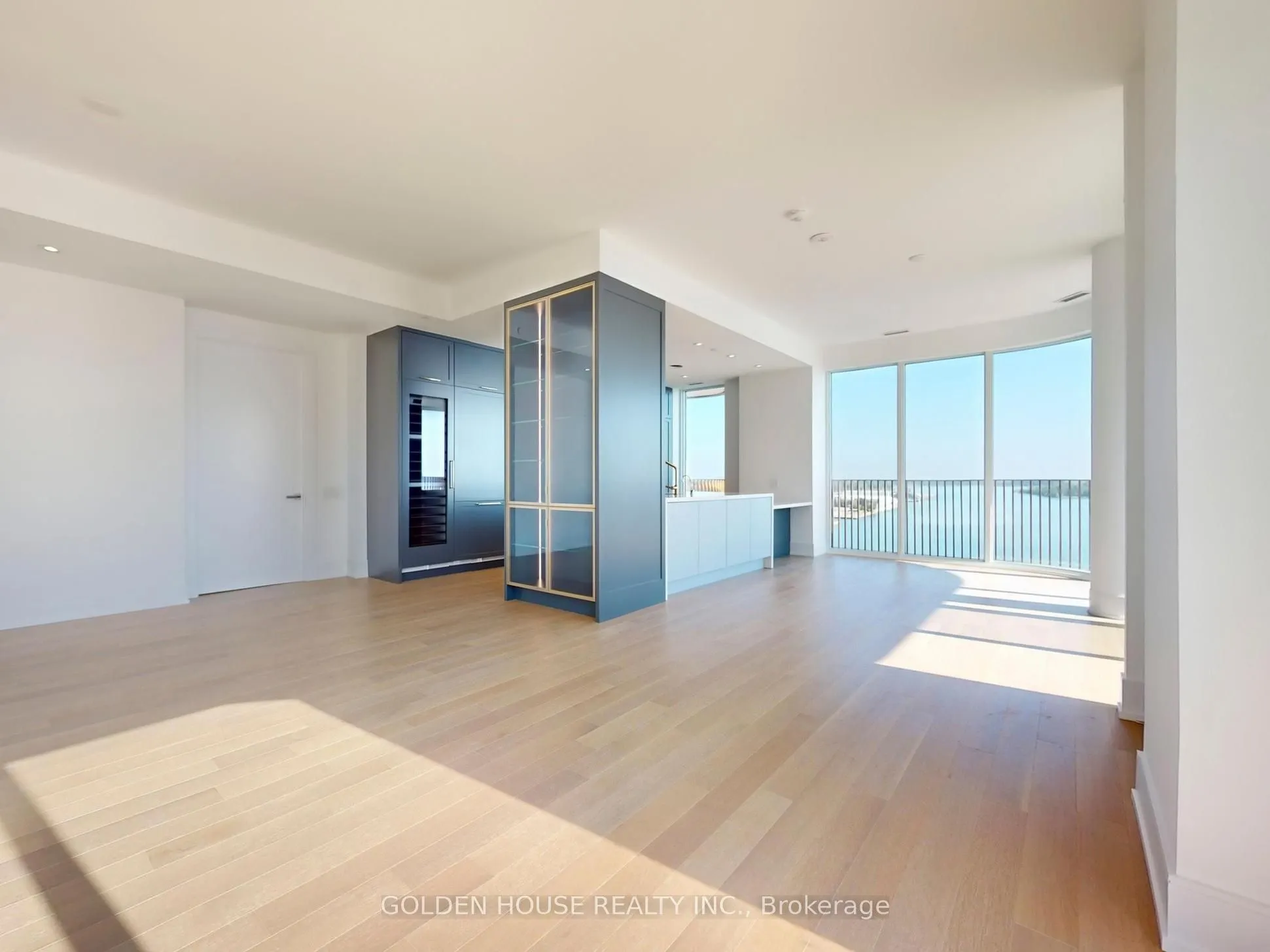 155 Merchants' Wharf, #1112