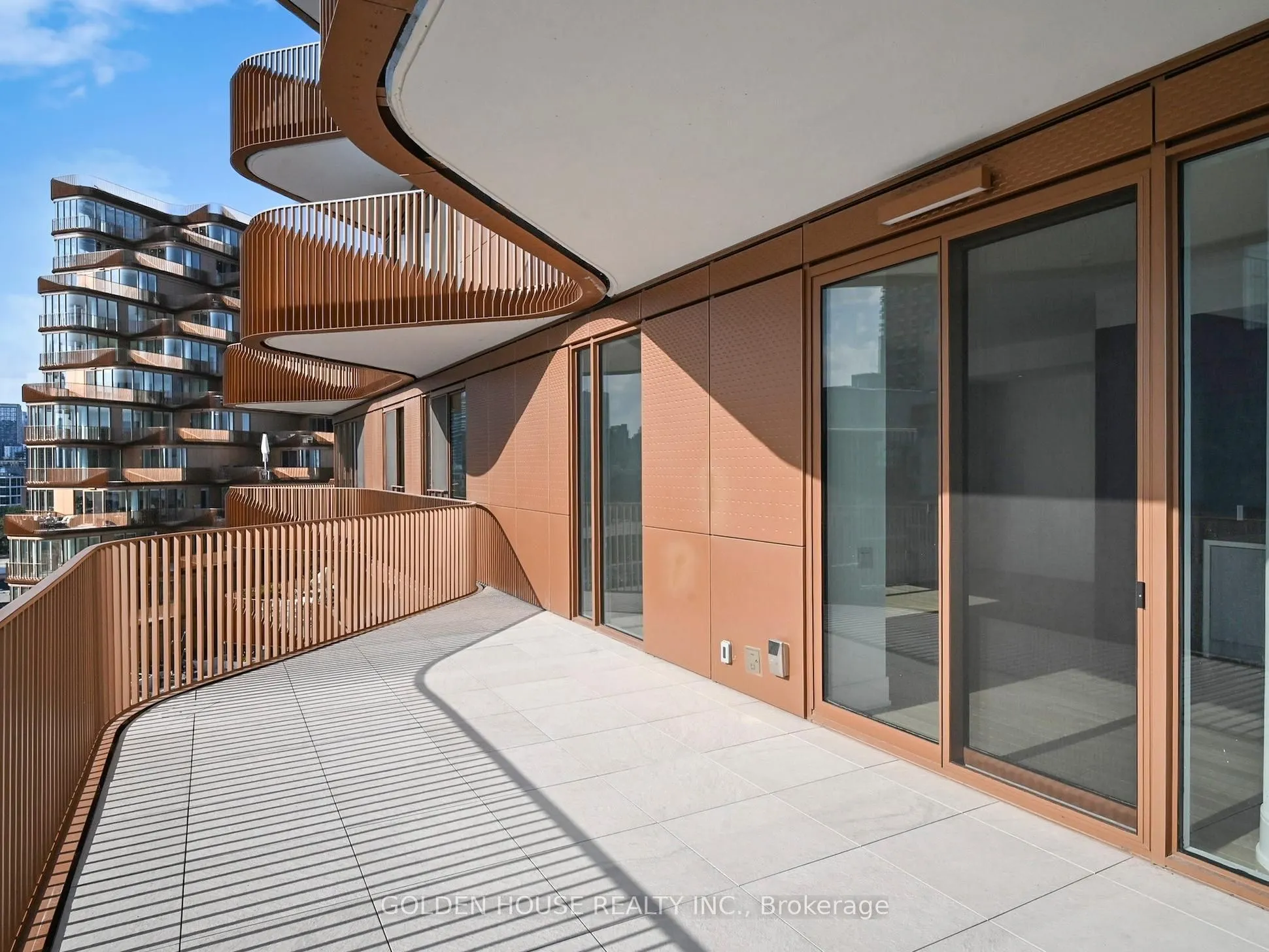 155 Merchants' Wharf, #1112