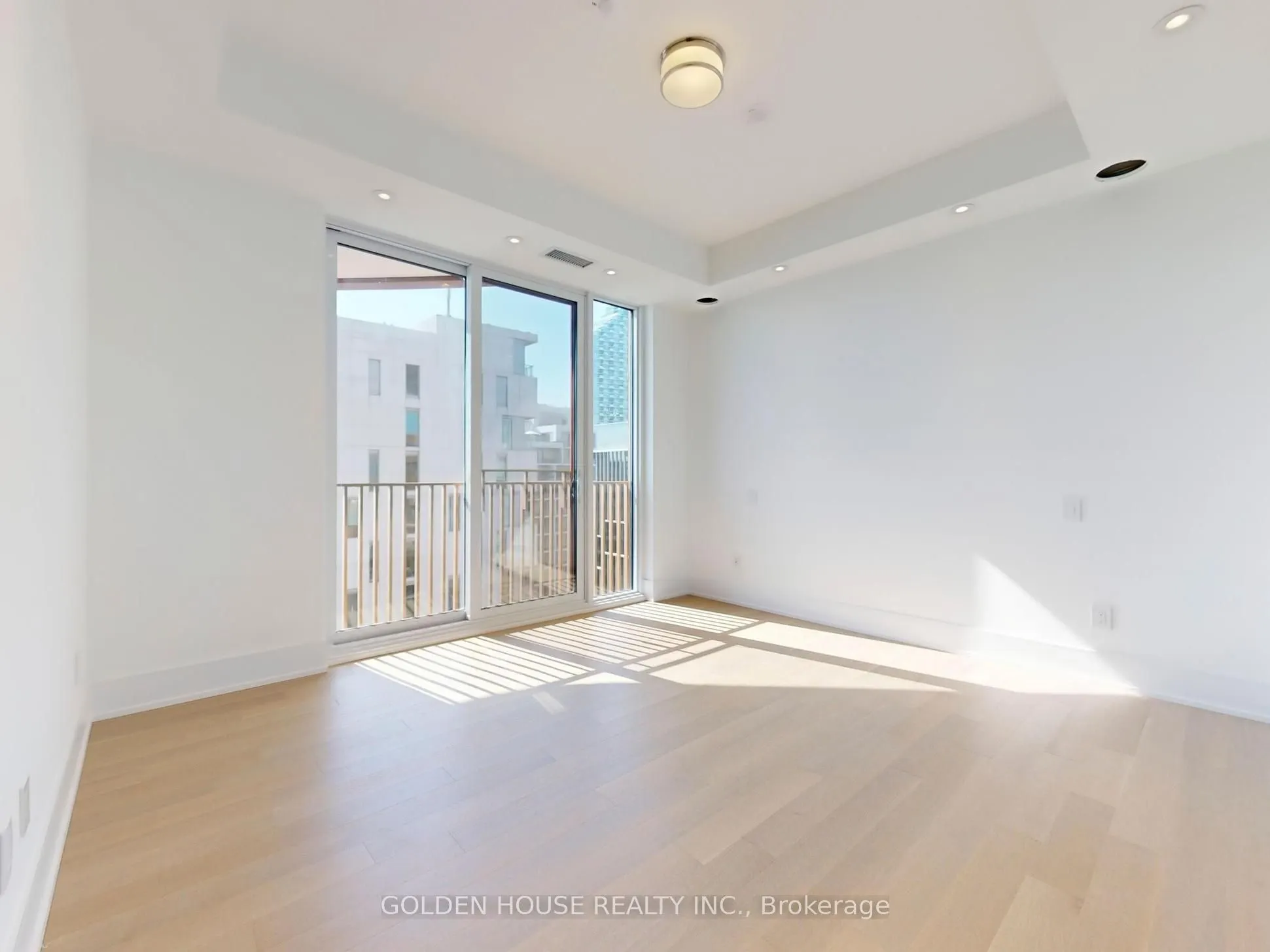 155 Merchants' Wharf, #1112
