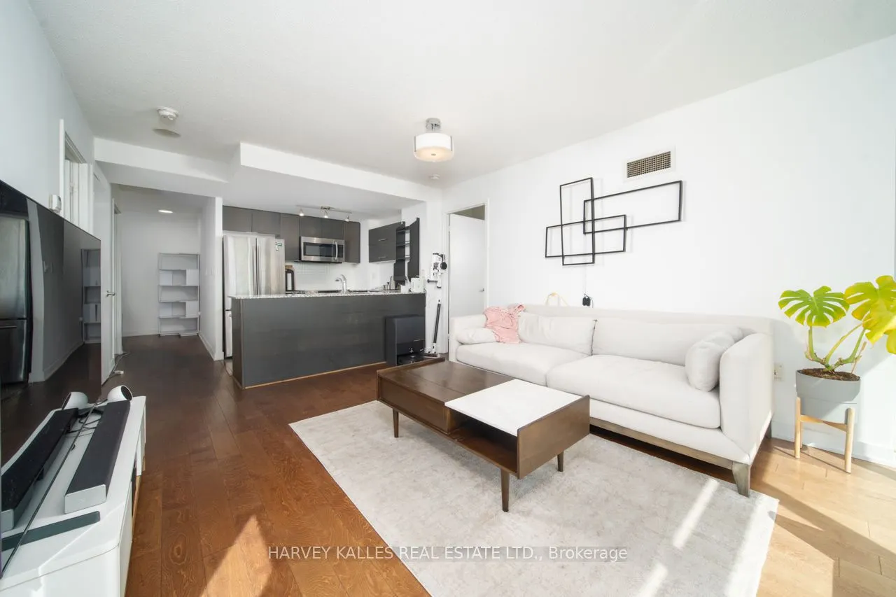 15 Fort York Boulevard