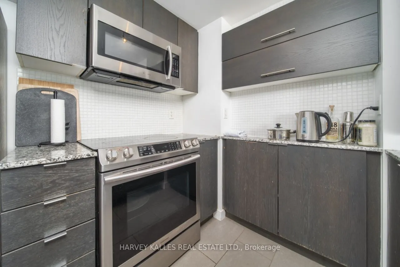 15 Fort York Boulevard