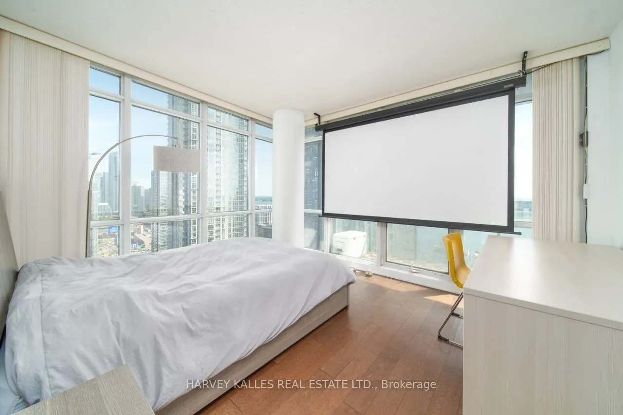 15 Fort York Boulevard