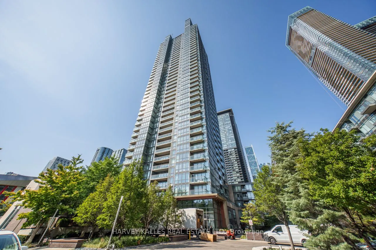 15 Fort York Boulevard
