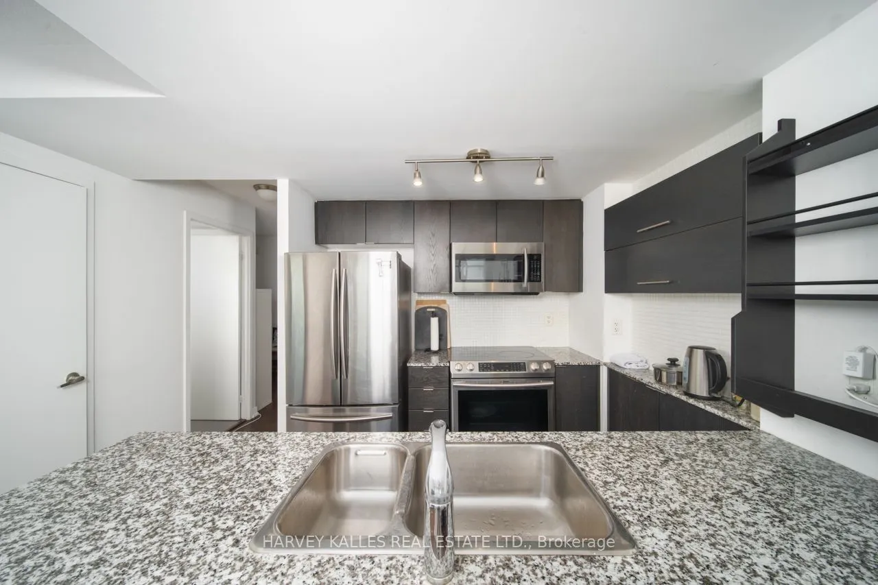 15 Fort York Boulevard