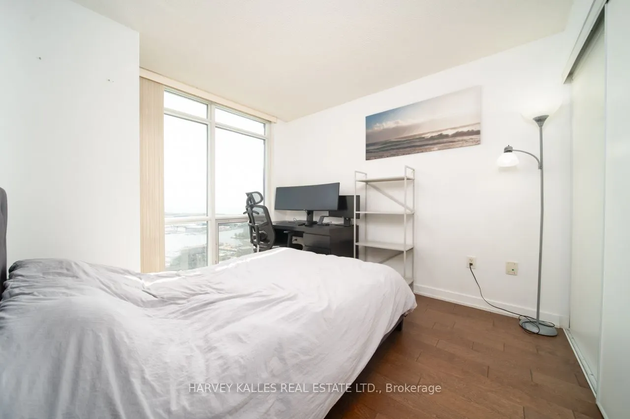 15 Fort York Boulevard