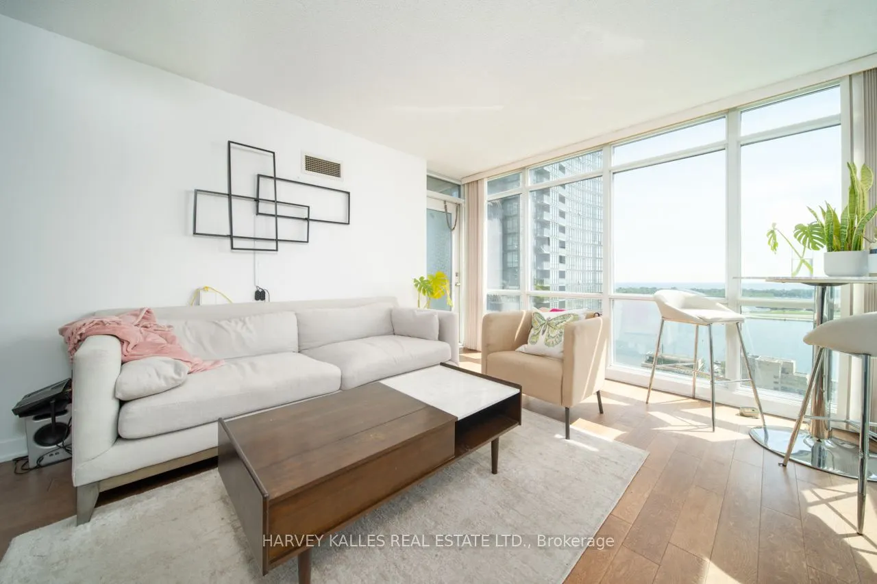 15 Fort York Boulevard