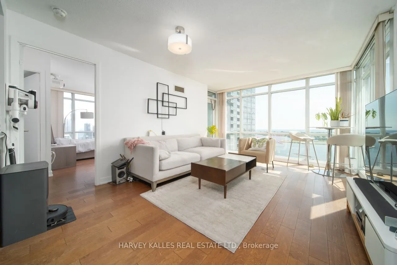 15 Fort York Boulevard