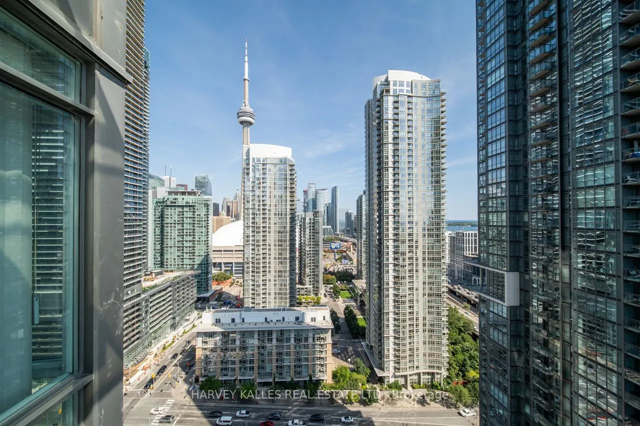 15 Fort York Boulevard