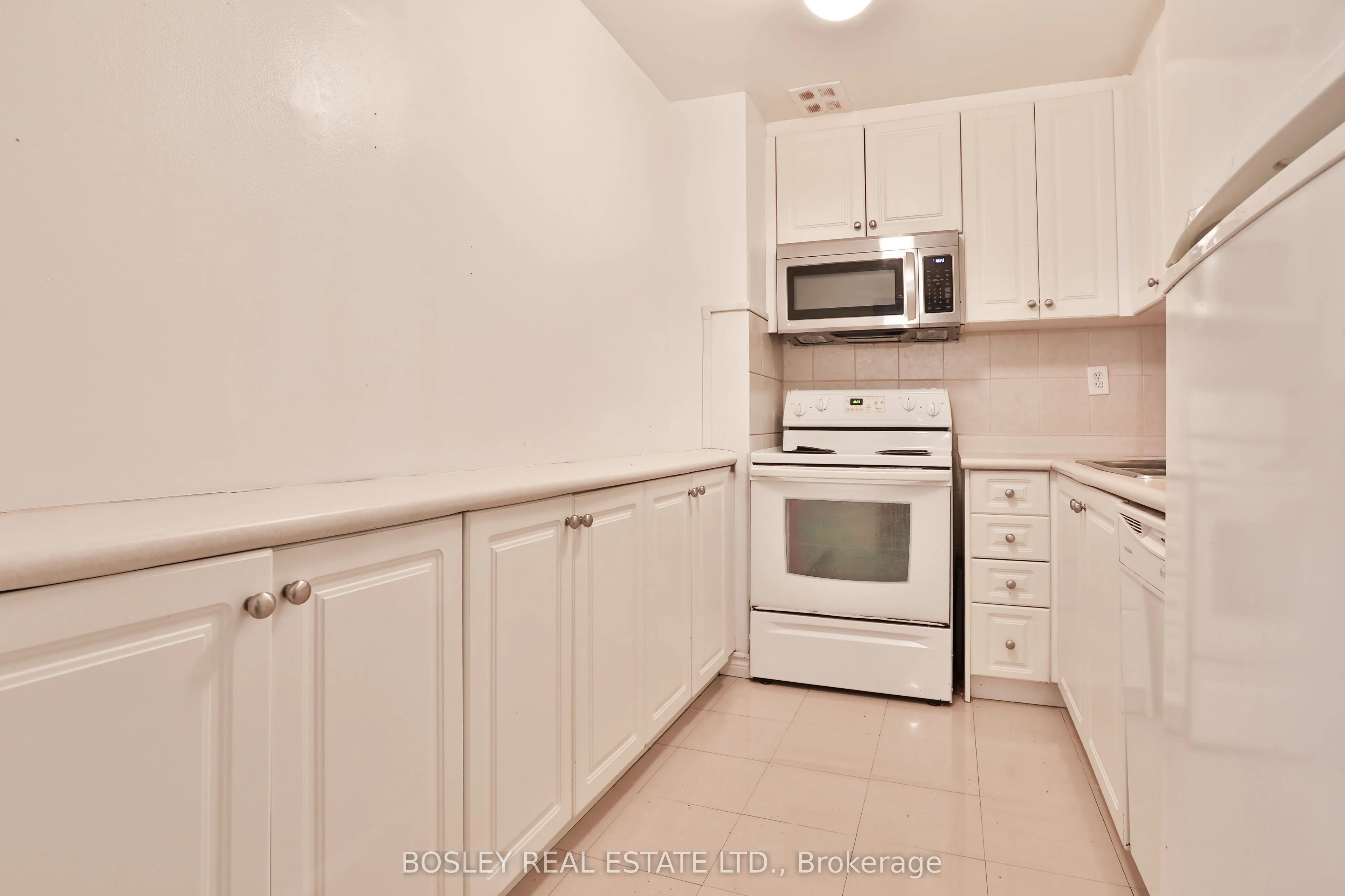 160 The Donway W, #110
