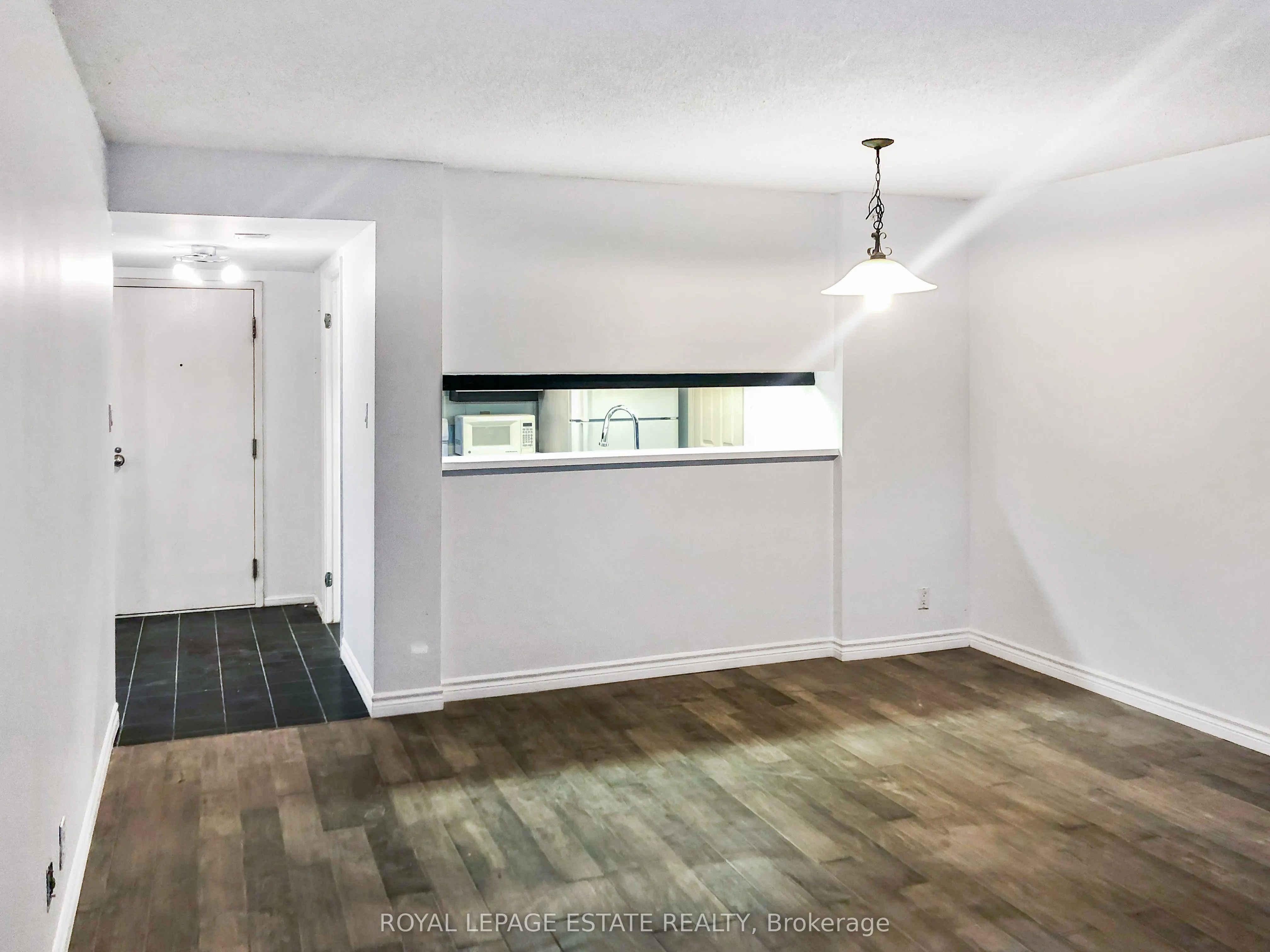 711 Bay Street, #1014