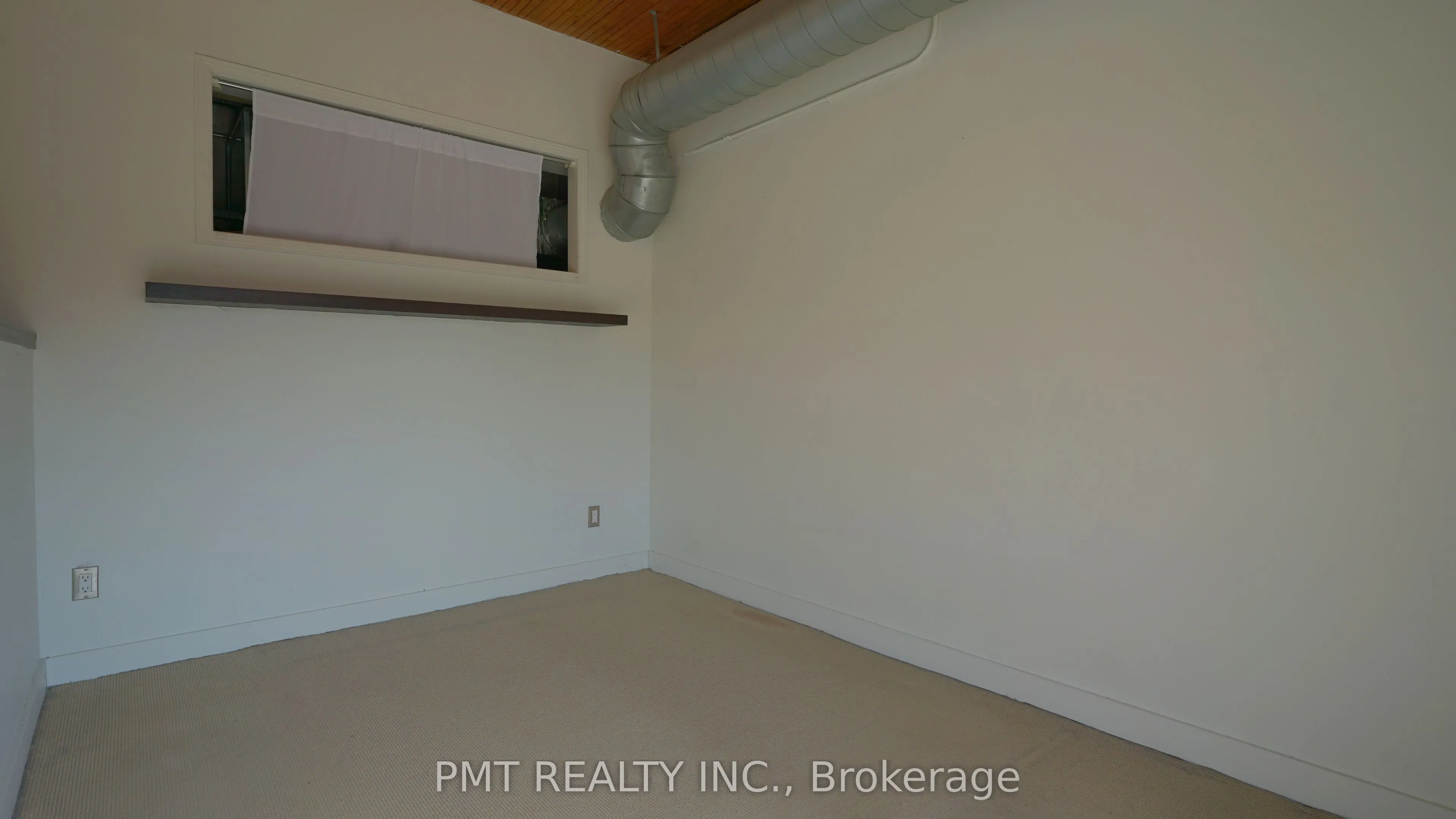 426 Queen Street E, #401